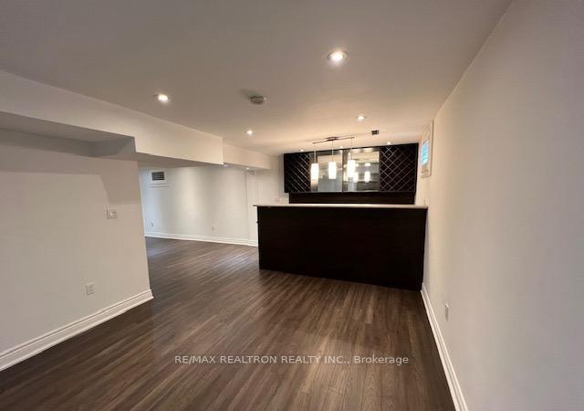 Photo 25 of 51 Apricot Street N, Markham, Bayview Glen — HOMEH