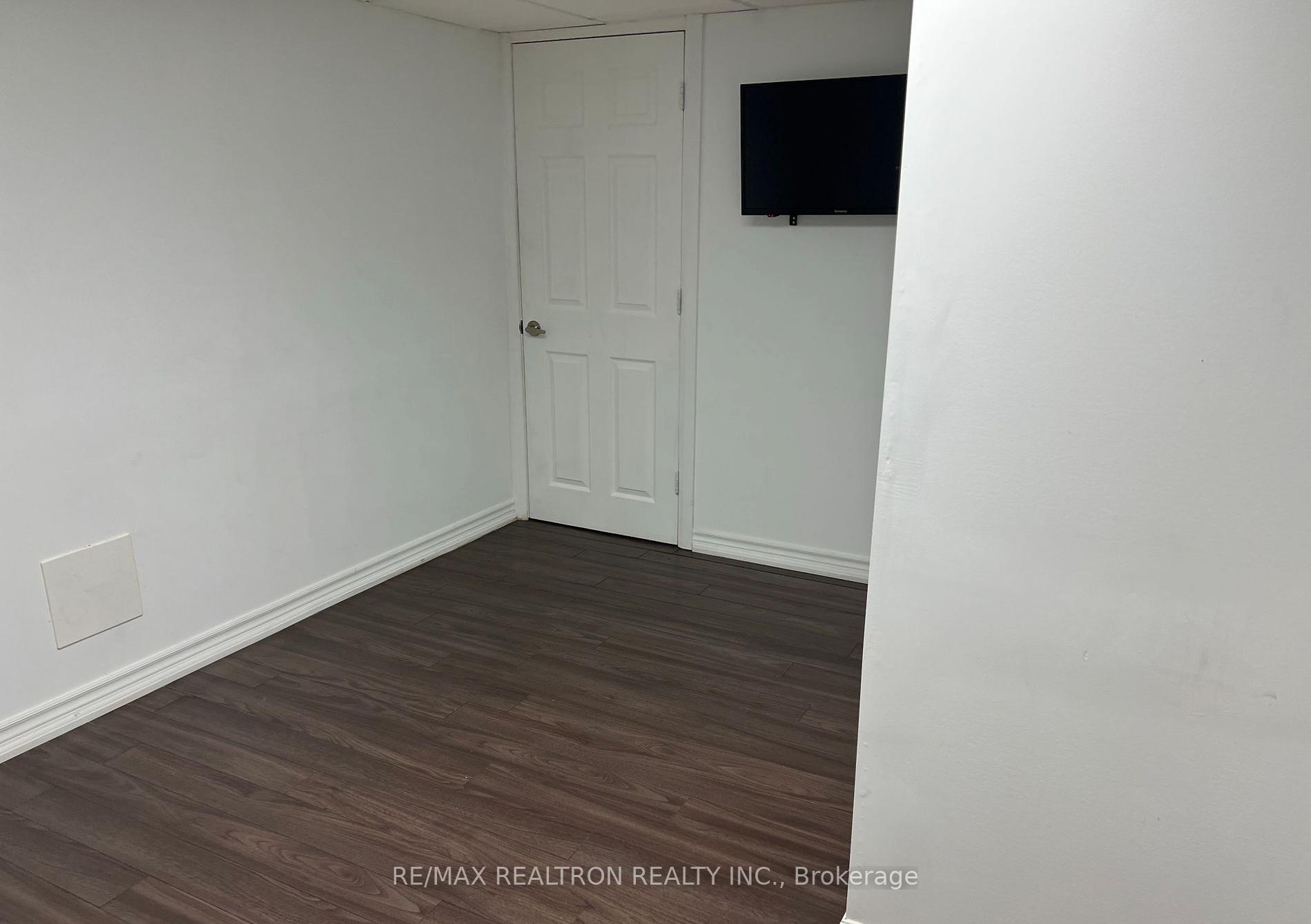 Photo 27 of 51 Apricot Street N, Markham, Bayview Glen — HOMEH