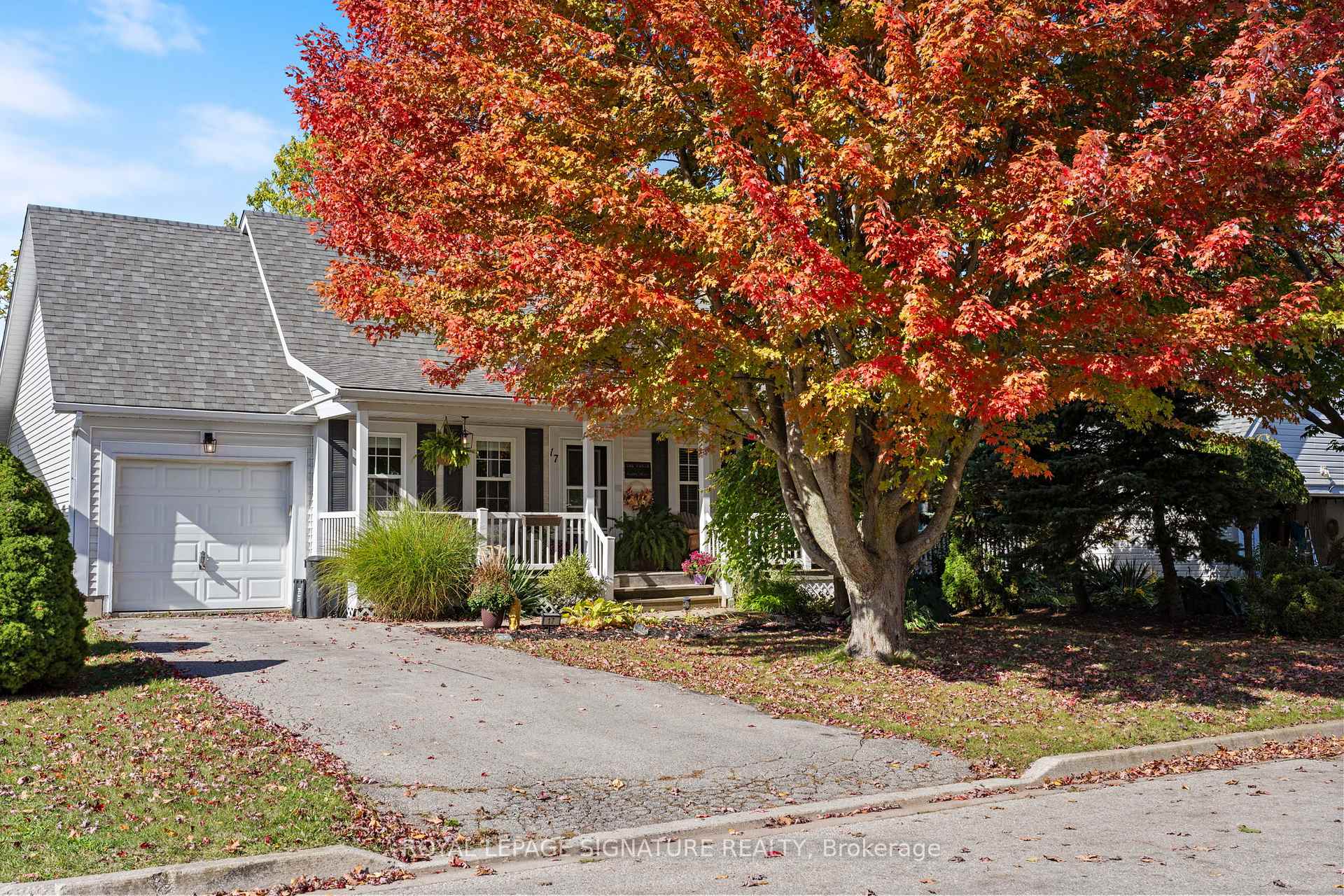 Photo 3 of 17 Denby Road, Norfolk, Port Dover — HOMEH