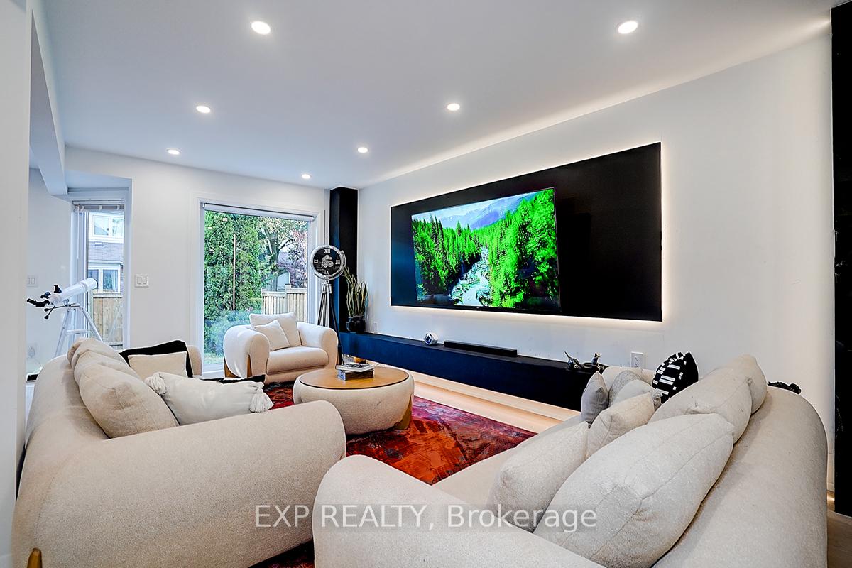 Photo 6 of 459 Silken Laumann Drive, Newmarket, Stonehaven-Wyndham — HOMEH