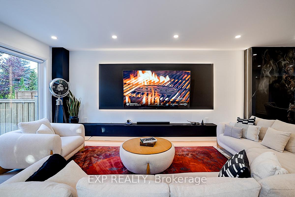 Photo 10 of 459 Silken Laumann Drive, Newmarket, Stonehaven-Wyndham — HOMEH