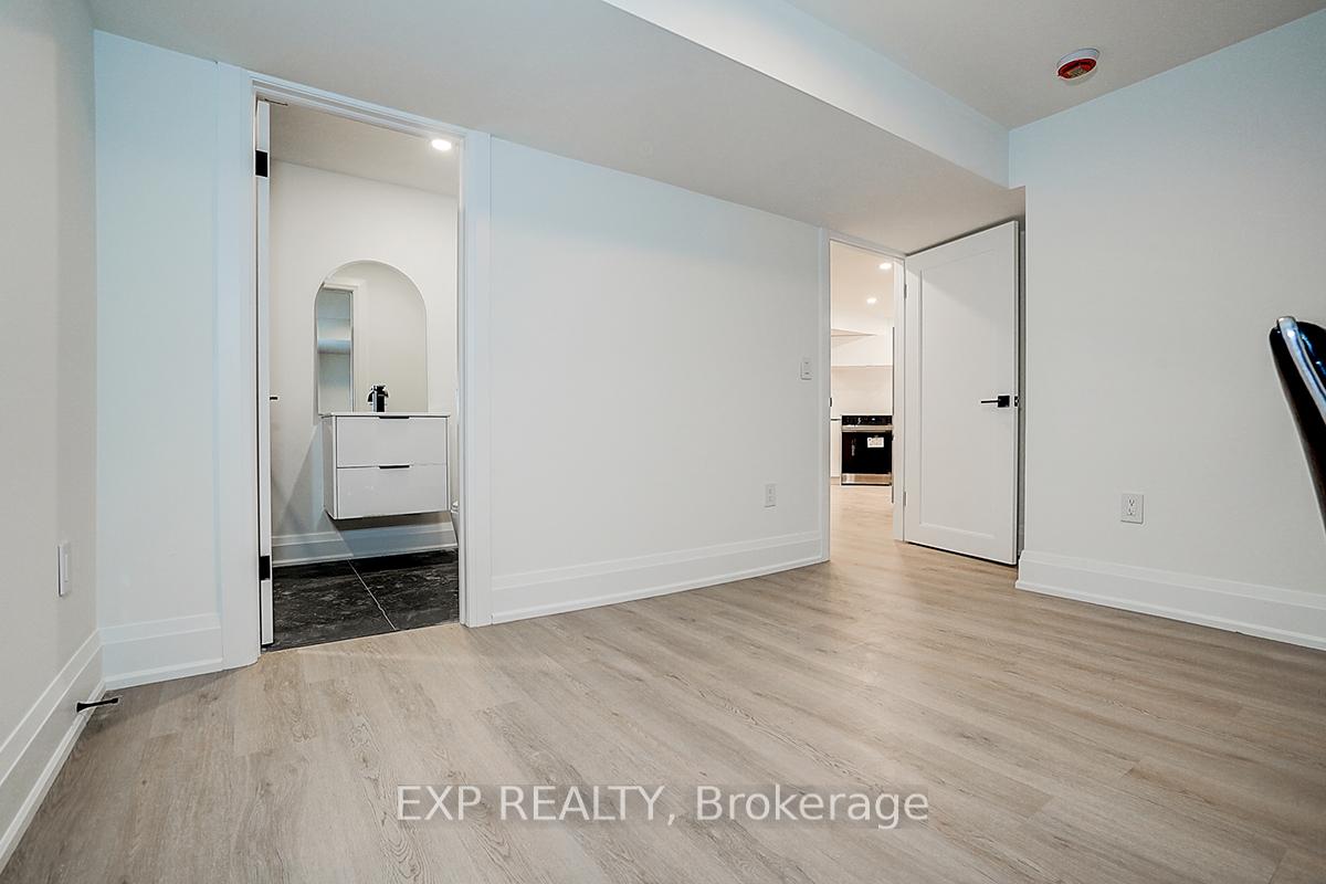 Photo 33 of 459 Silken Laumann Drive, Newmarket, Stonehaven-Wyndham — HOMEH