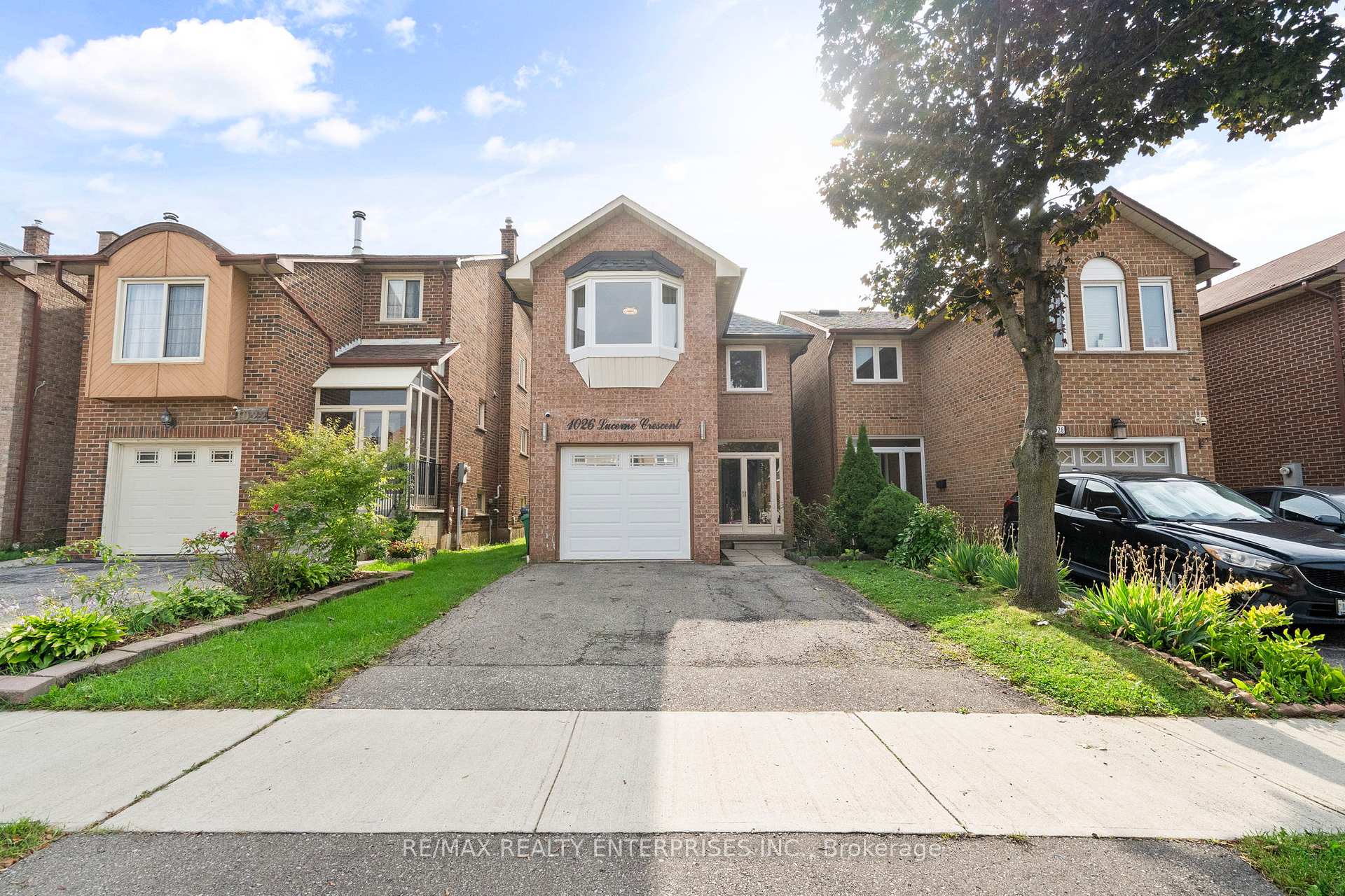 Photo 1 of 1026 Lucerne Crescent, Mississauga, Creditview — HOMEH