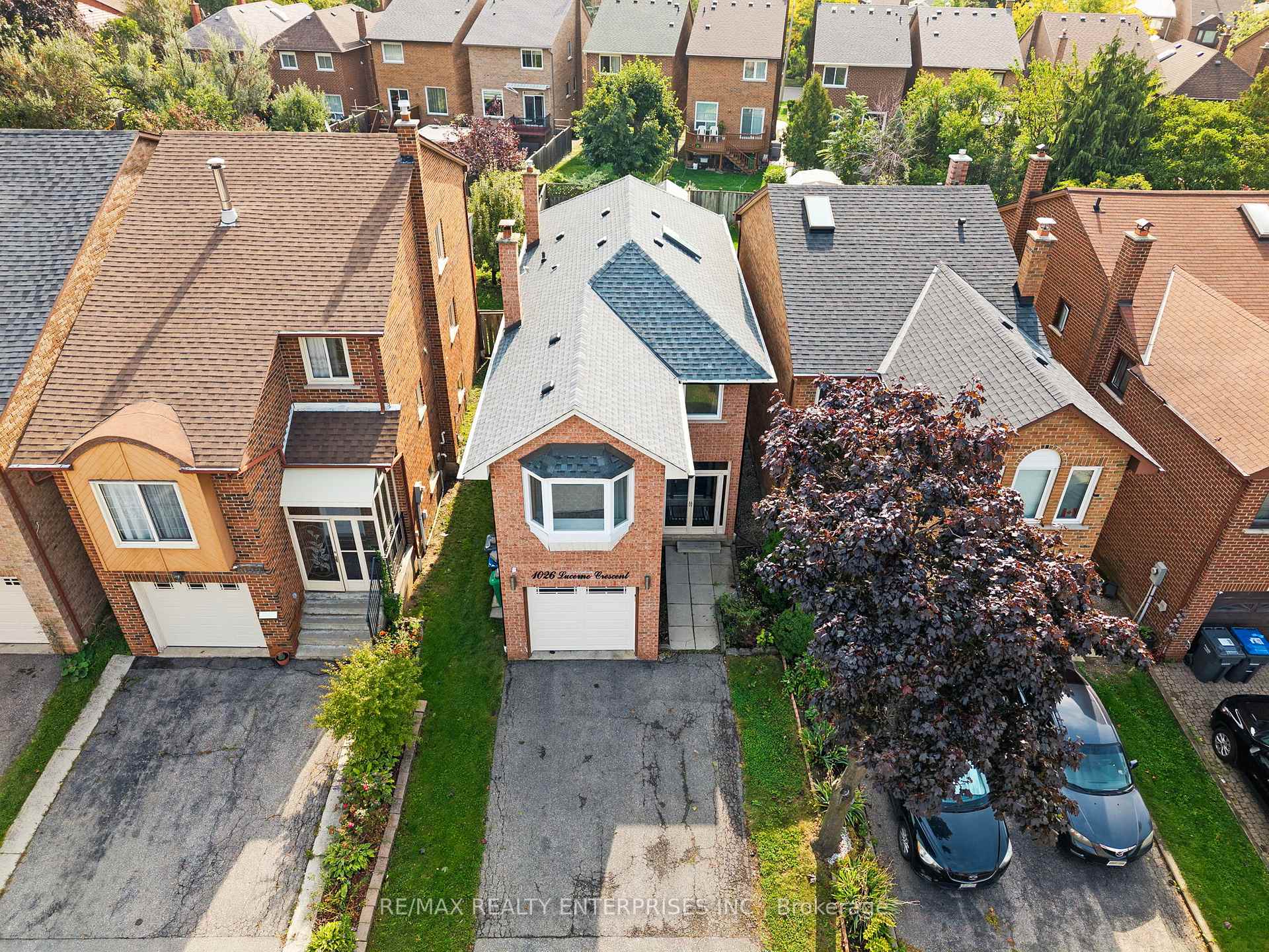 Photo 3 of 1026 Lucerne Crescent, Mississauga, Creditview — HOMEH