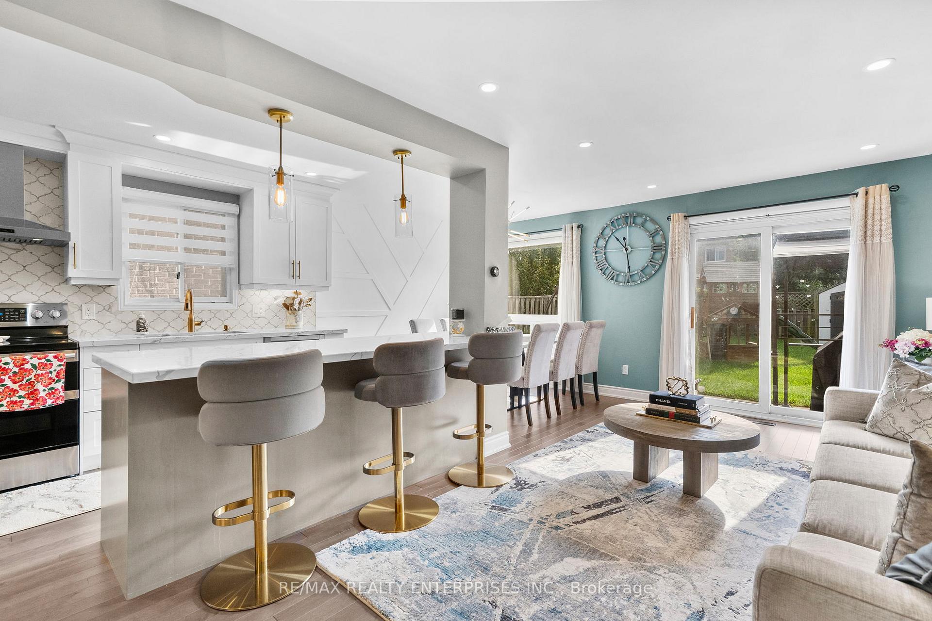 Photo 9 of 1026 Lucerne Crescent, Mississauga, Creditview — HOMEH