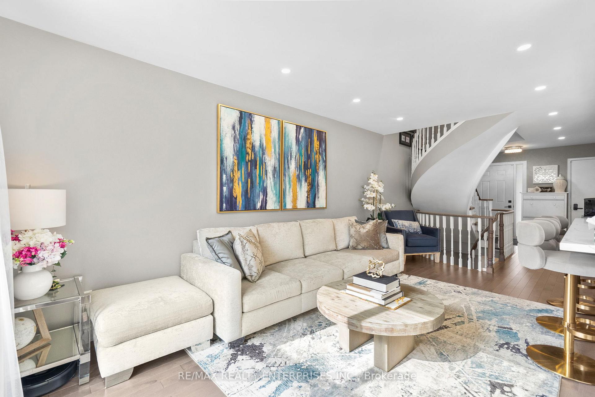 Photo 10 of 1026 Lucerne Crescent, Mississauga, Creditview — HOMEH