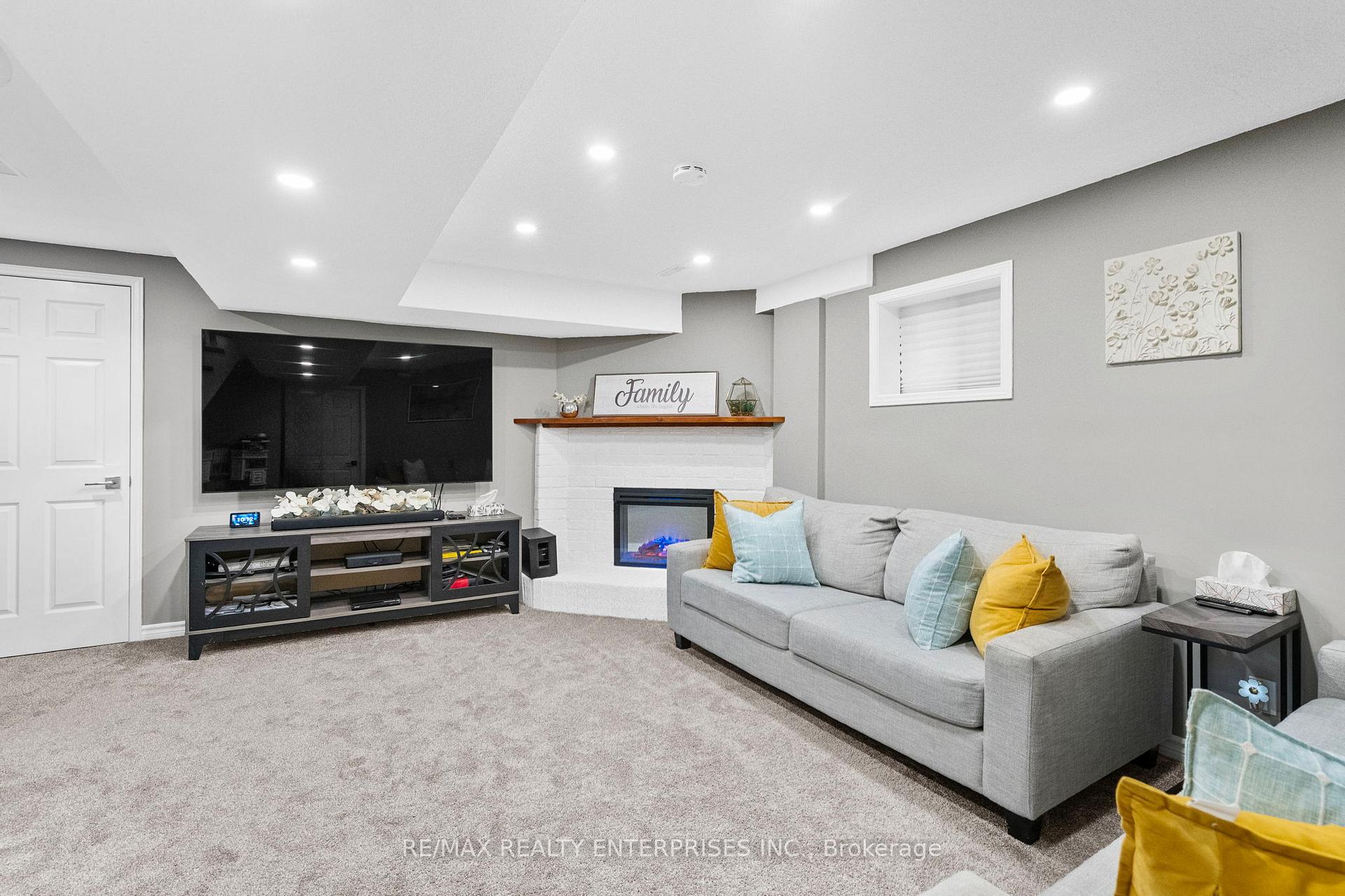 Photo 26 of 1026 Lucerne Crescent, Mississauga, Creditview — HOMEH