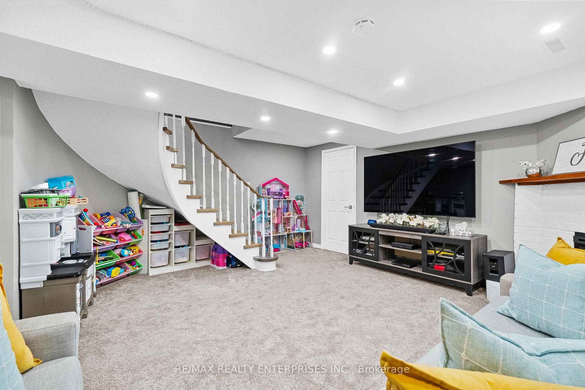 Photo 28 of 1026 Lucerne Crescent, Mississauga, Creditview — HOMEH