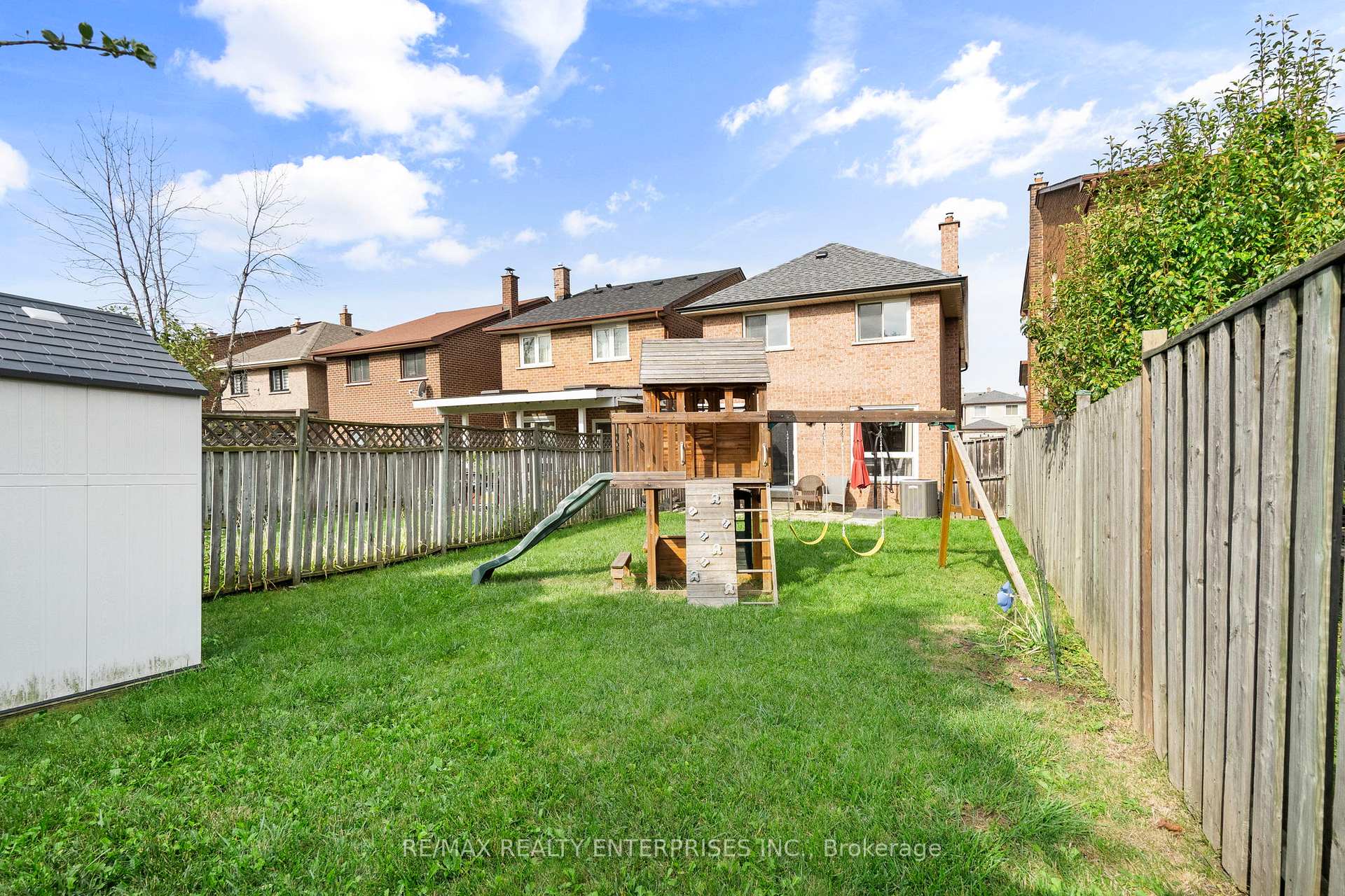 Photo 30 of 1026 Lucerne Crescent, Mississauga, Creditview — HOMEH