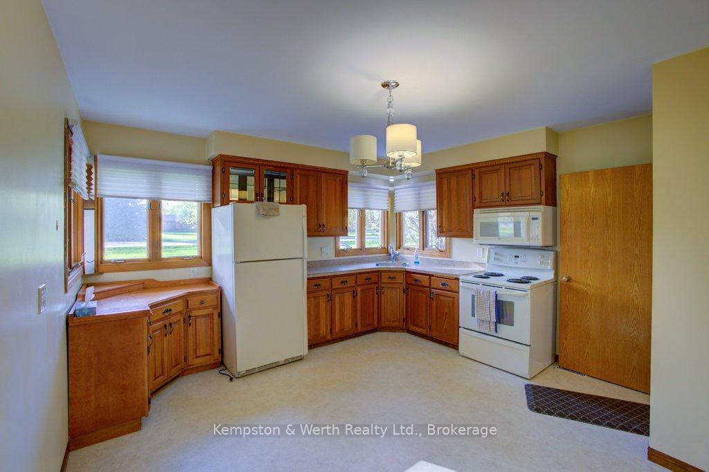 Photo 9 of 8557 164 Road, North Perth, Wallace — HOMEH