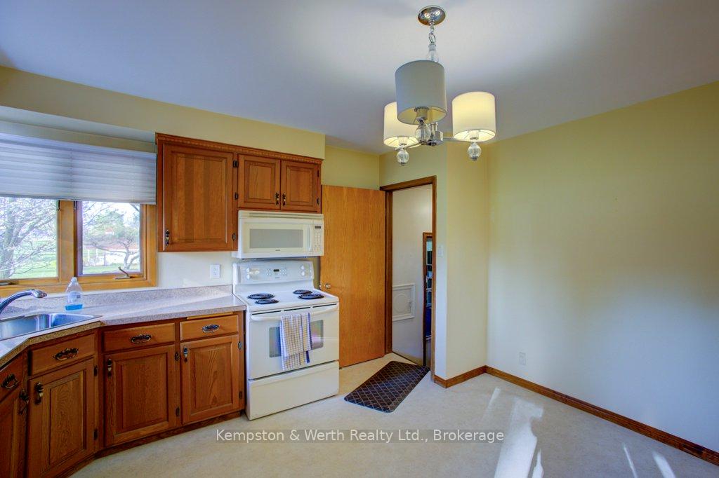Photo 11 of 8557 164 Road, North Perth, Wallace — HOMEH