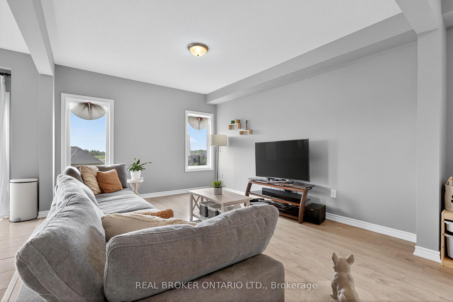 Photo 10 of 63 Atlantis Drive, Orillia — HOMEH