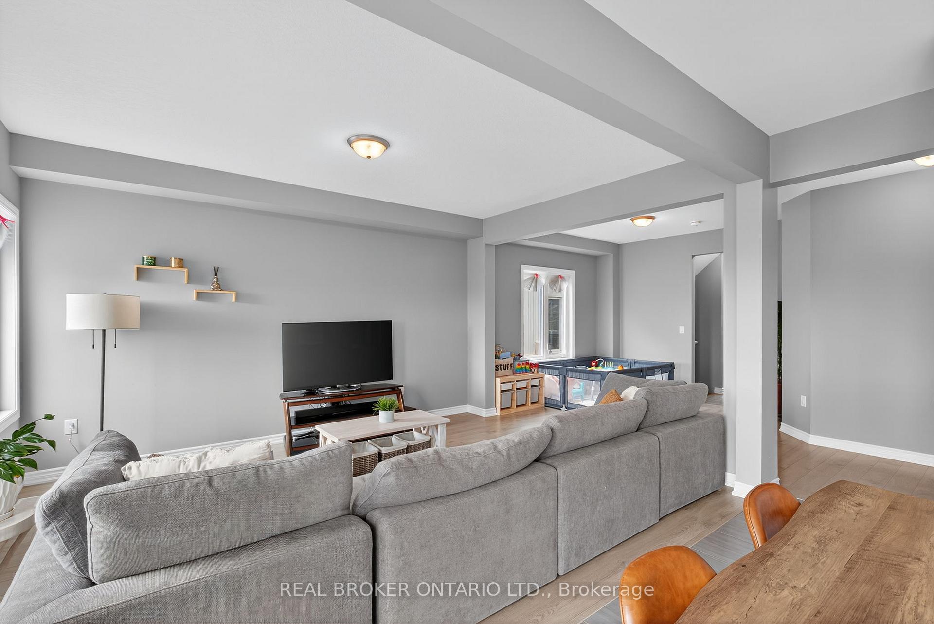 Photo 13 of 63 Atlantis Drive, Orillia — HOMEH