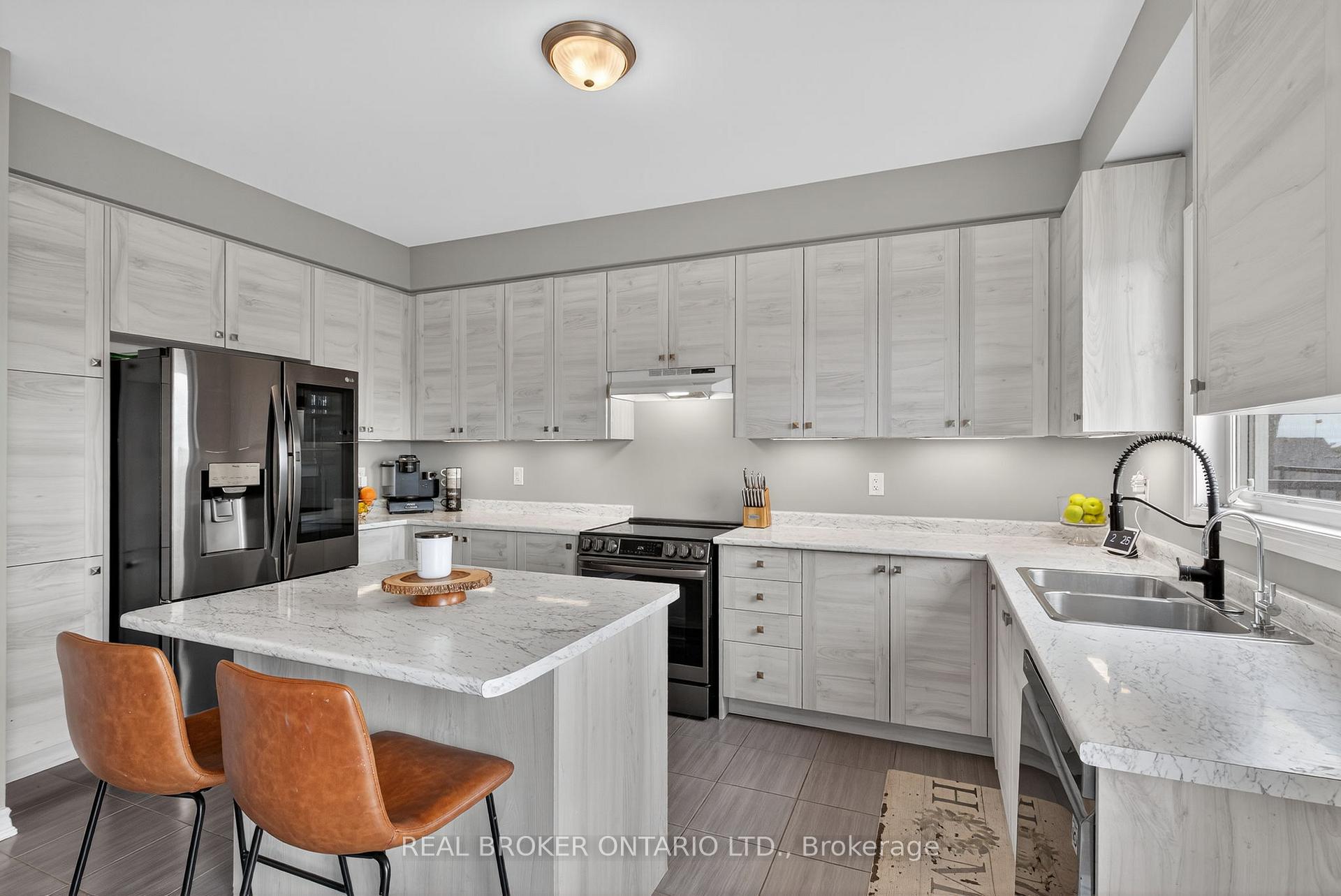 Photo 16 of 63 Atlantis Drive, Orillia — HOMEH