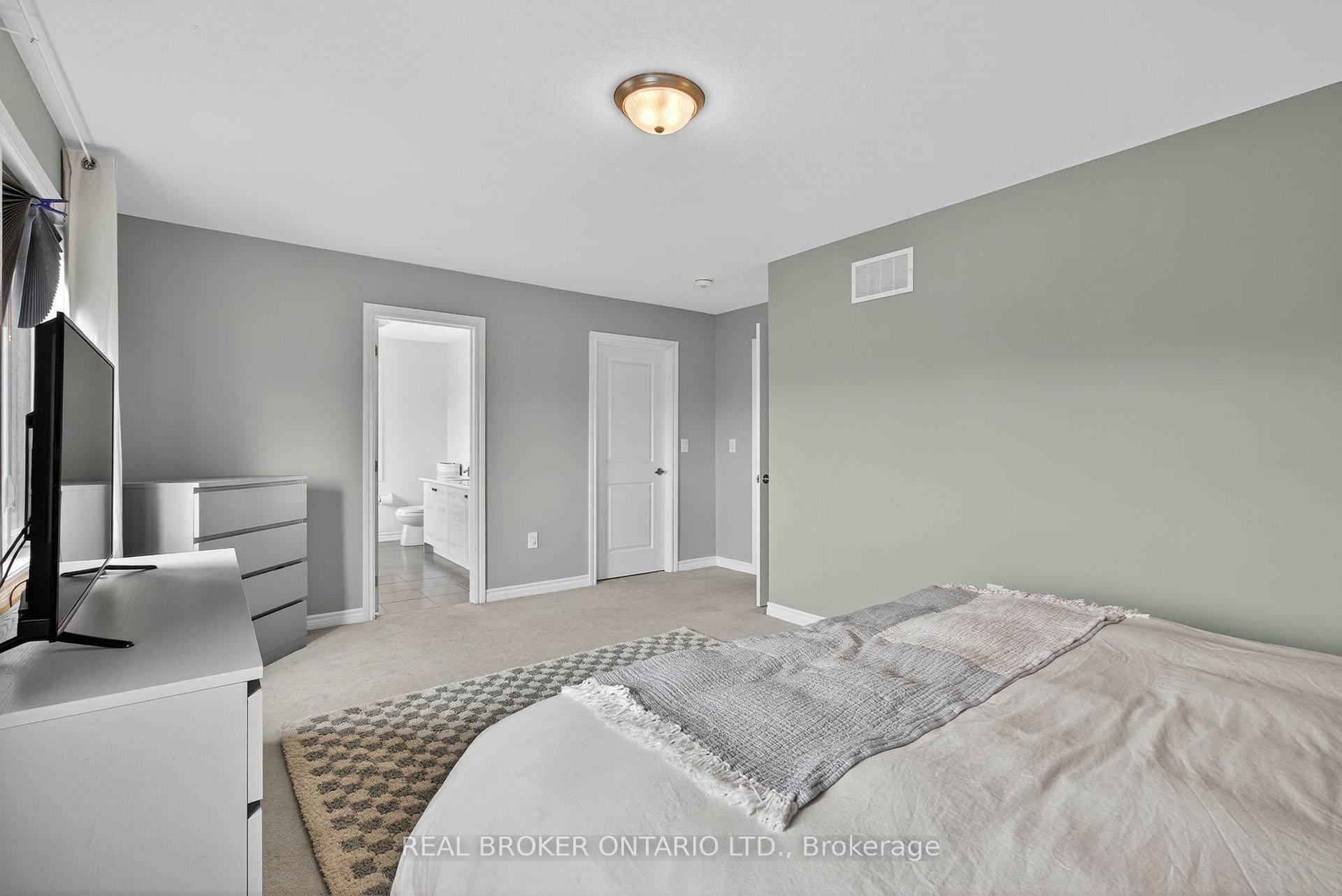 Photo 24 of 63 Atlantis Drive, Orillia — HOMEH