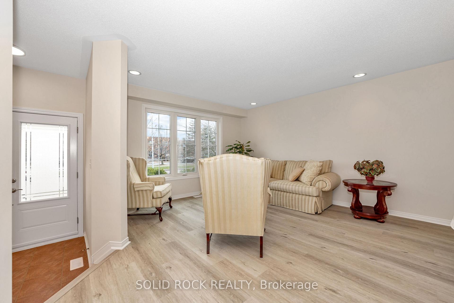 Photo 5 of 6024 Longleaf Drive, Ottawa, Chapel Hill South - Orleans Village — HOMEH