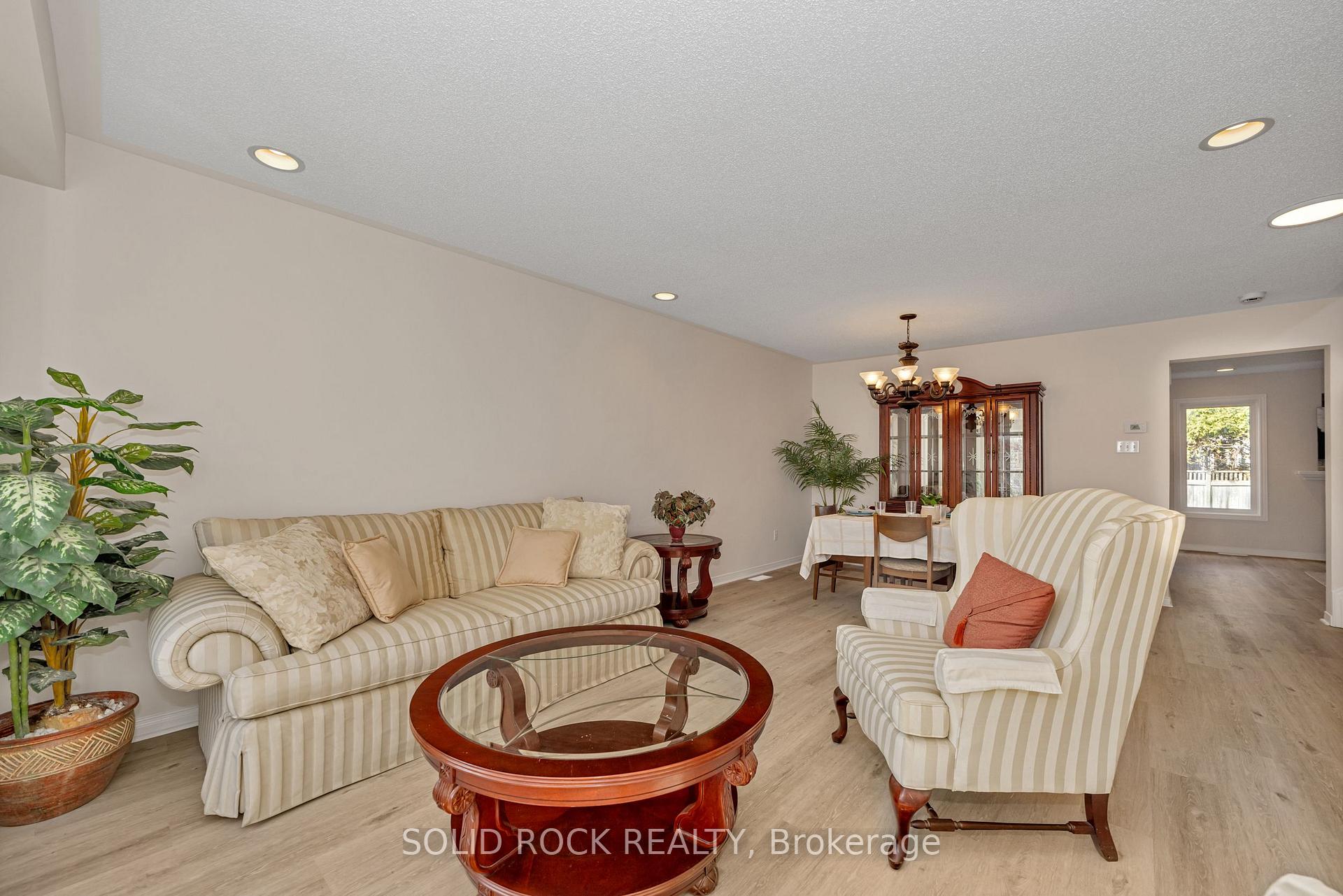 Photo 6 of 6024 Longleaf Drive, Ottawa, Chapel Hill South - Orleans Village — HOMEH