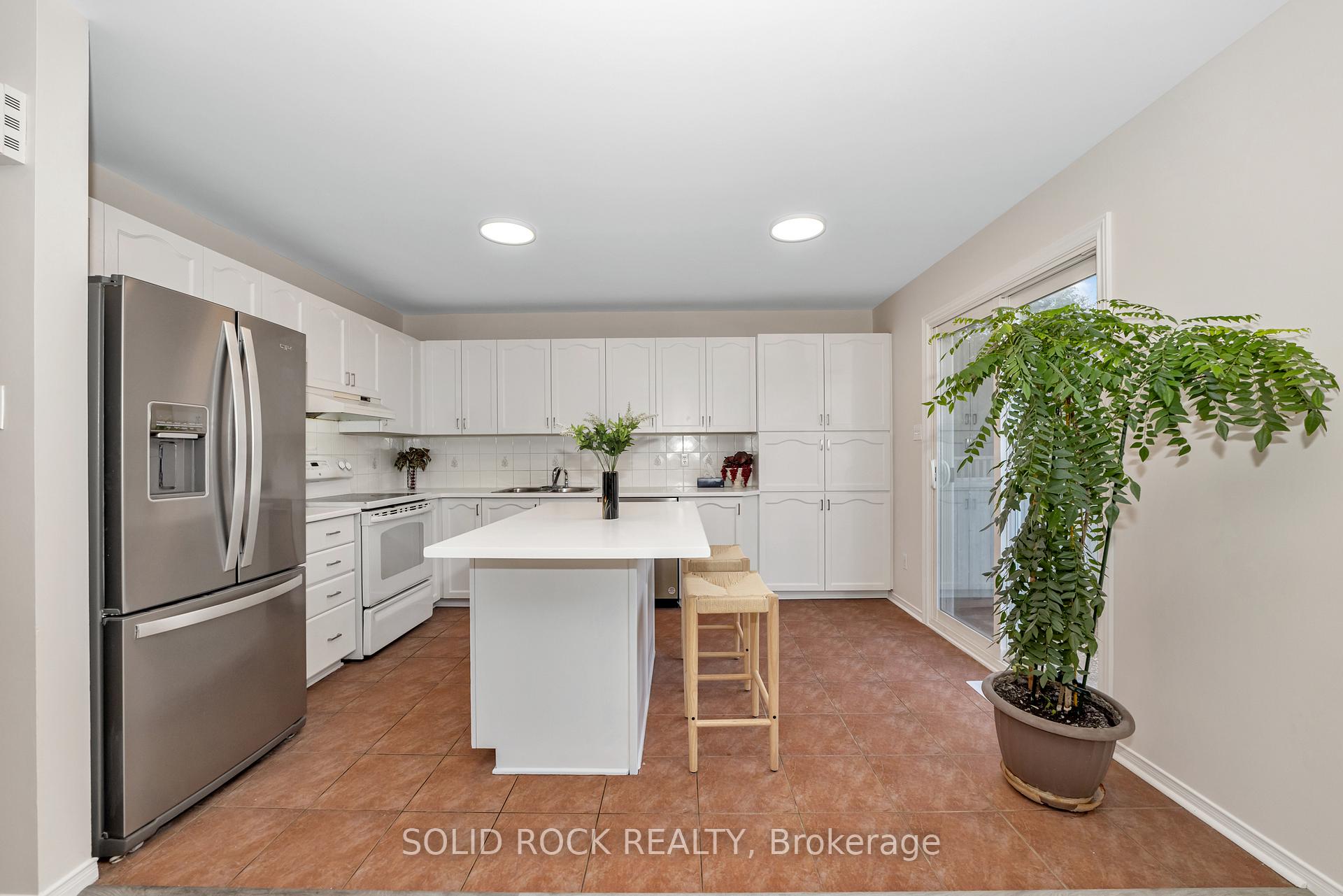 Photo 15 of 6024 Longleaf Drive, Ottawa, Chapel Hill South - Orleans Village — HOMEH