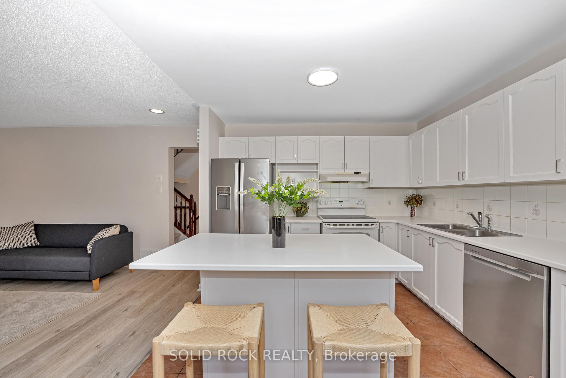 Photo 16 of 6024 Longleaf Drive, Ottawa, Chapel Hill South - Orleans Village — HOMEH