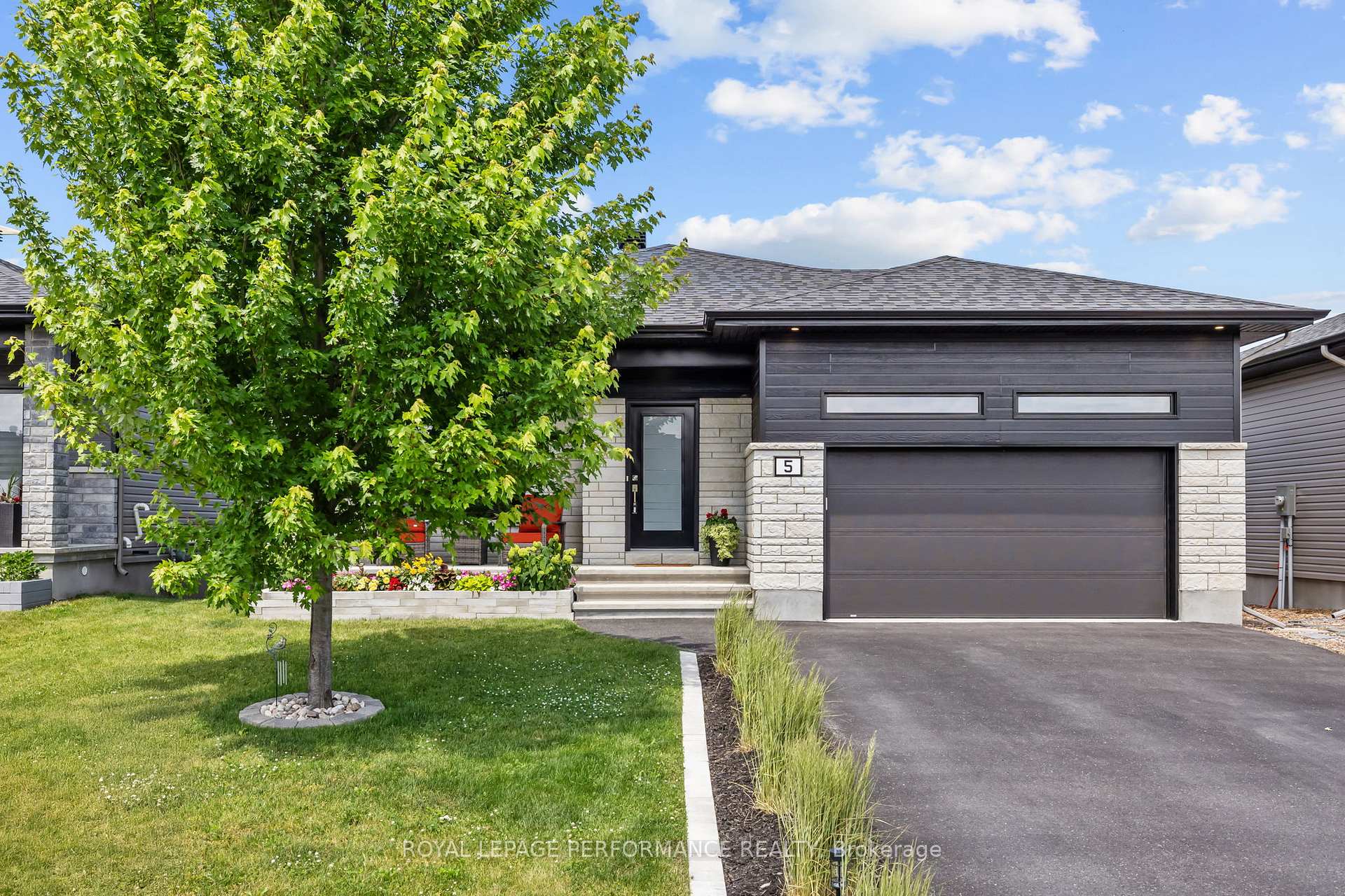 Photo 2 of 5 Matheson Street, North Stormont, North Stormont (Finch) Twp — HOMEH
