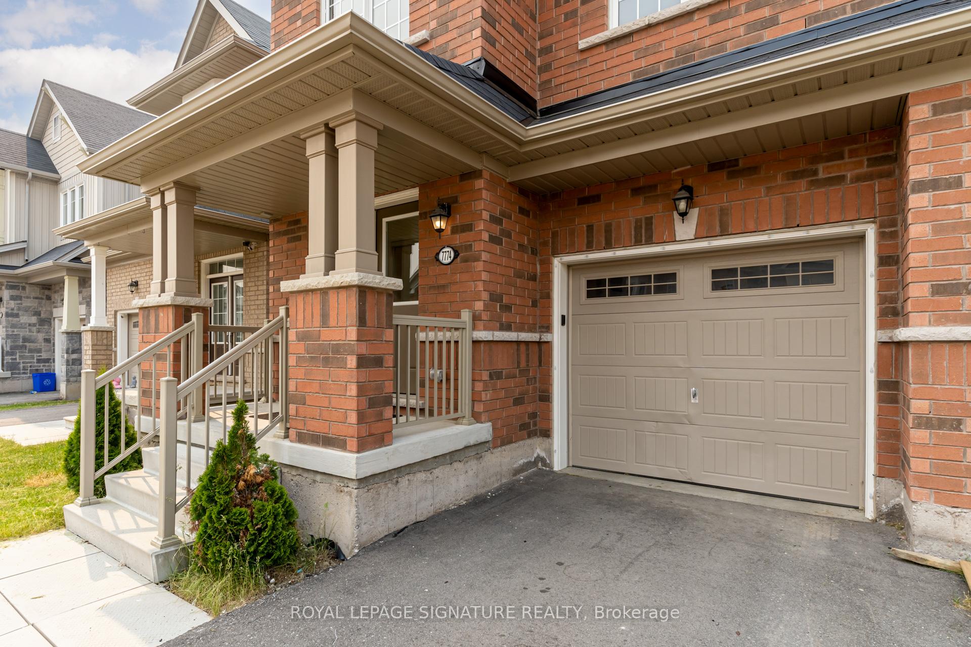 Photo 2 of 7774 Hackberry Trail, Niagara Falls, Brown — HOMEH