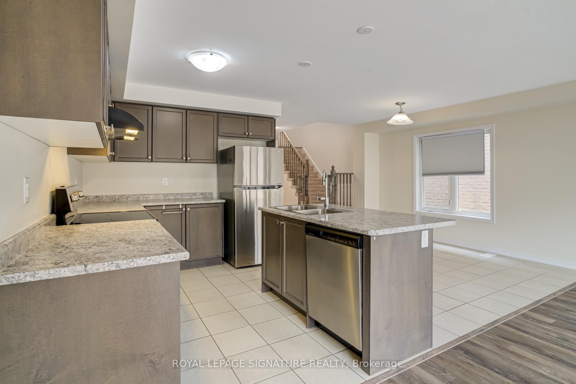 Photo 6 of 7774 Hackberry Trail, Niagara Falls, Brown — HOMEH