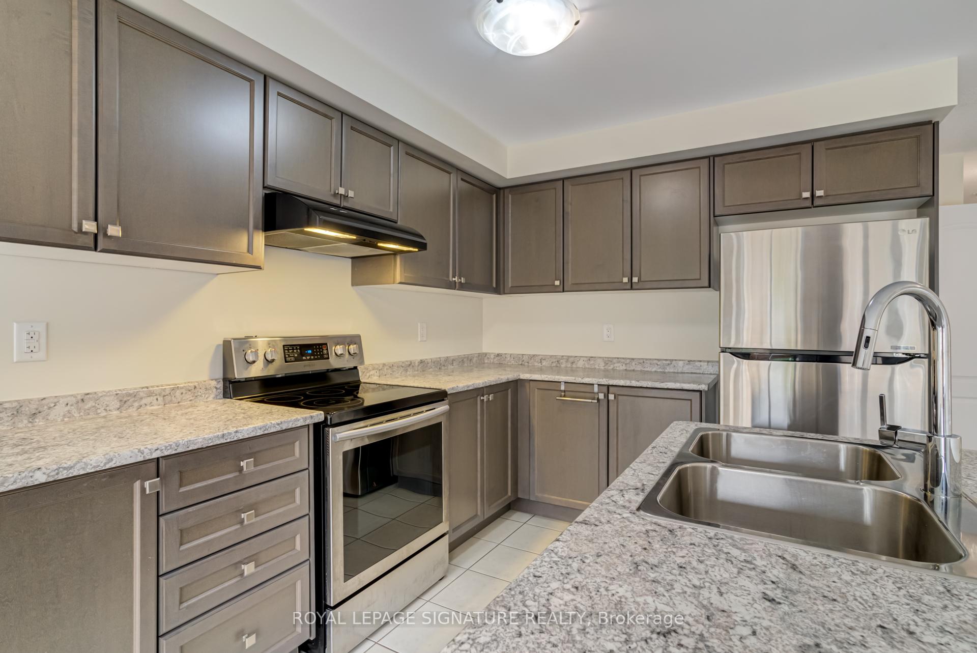 Photo 7 of 7774 Hackberry Trail, Niagara Falls, Brown — HOMEH