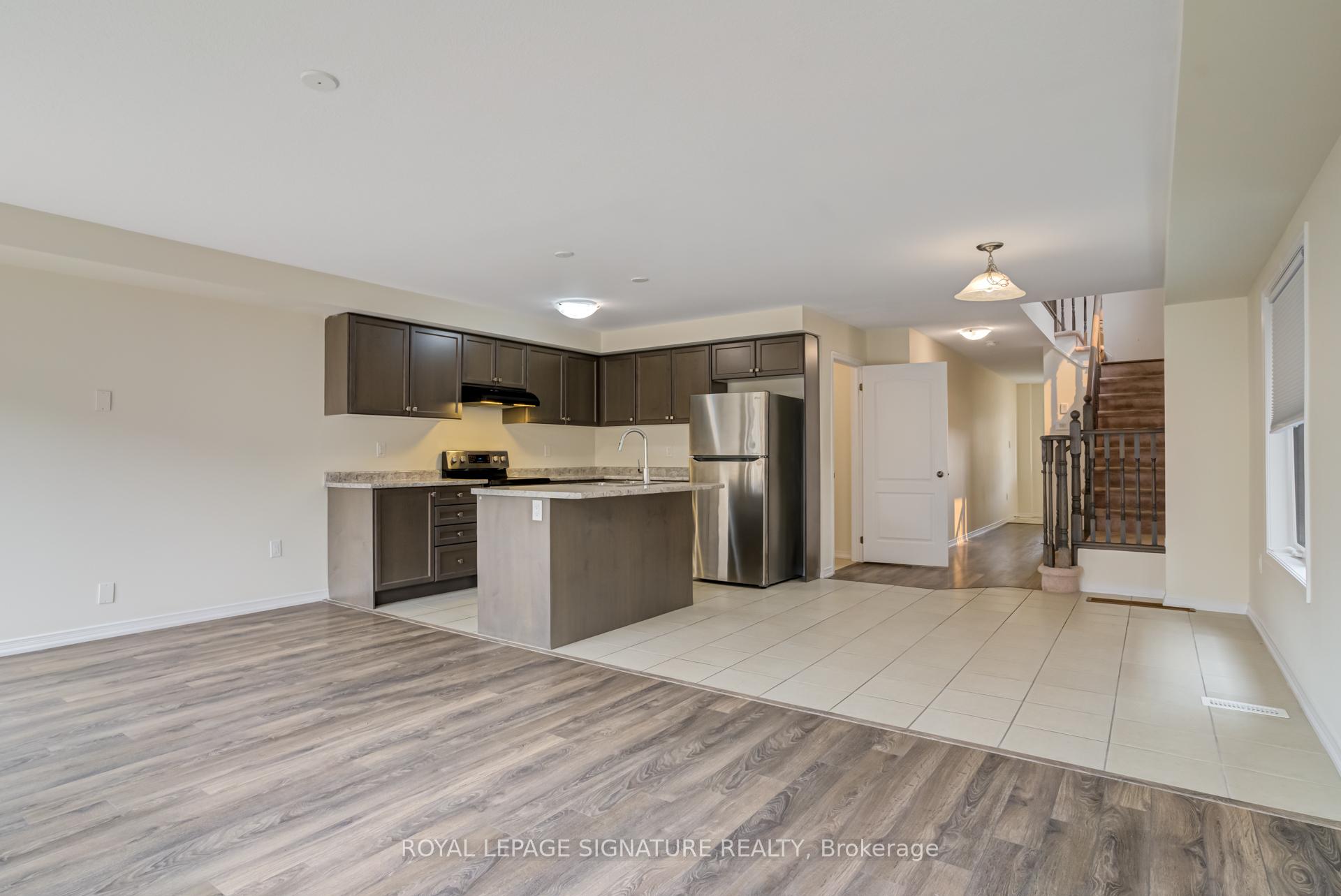 Photo 8 of 7774 Hackberry Trail, Niagara Falls, Brown — HOMEH