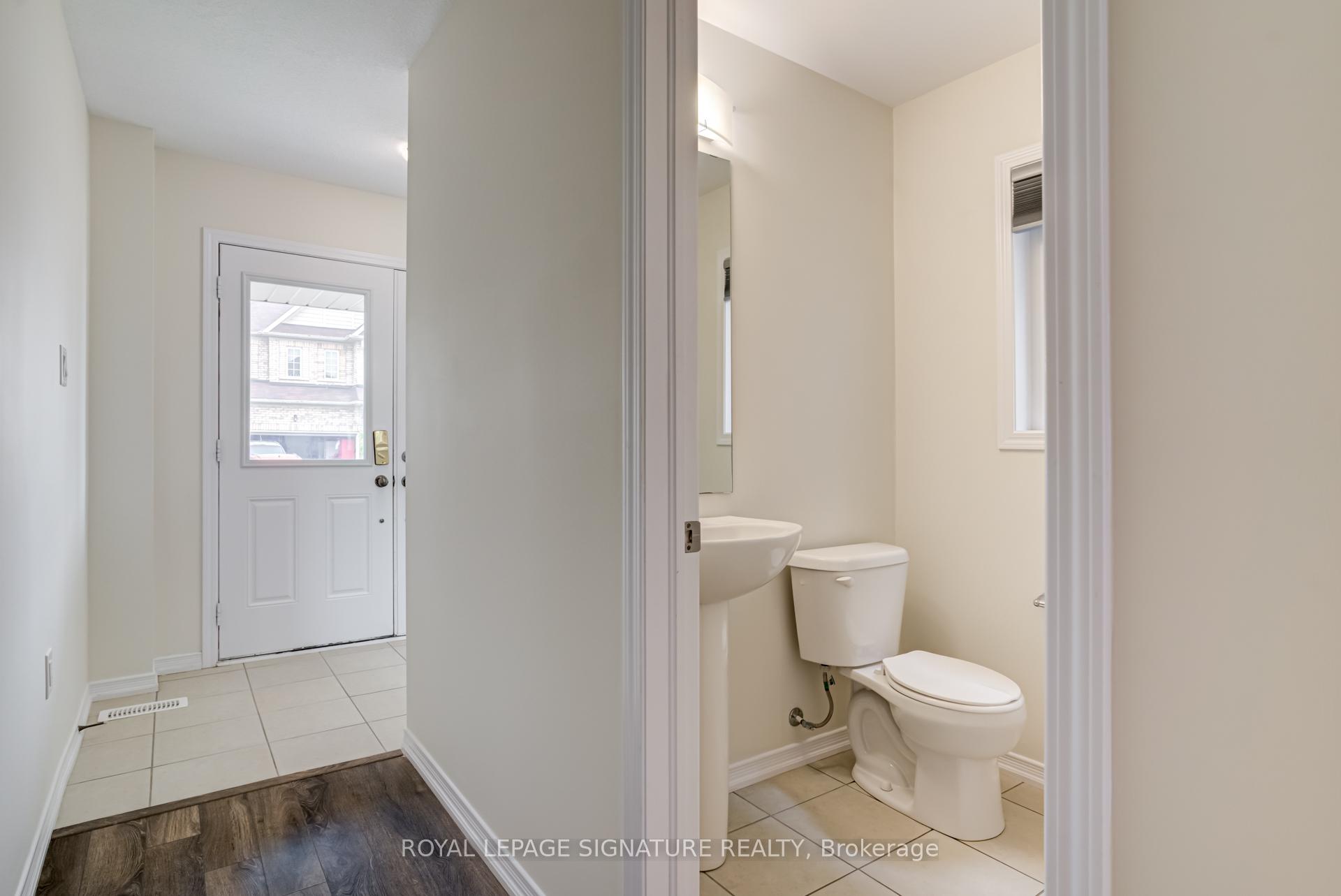 Photo 9 of 7774 Hackberry Trail, Niagara Falls, Brown — HOMEH