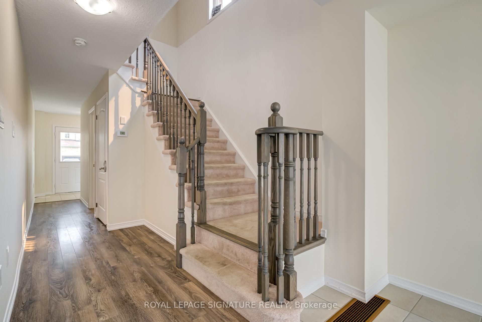 Photo 11 of 7774 Hackberry Trail, Niagara Falls, Brown — HOMEH