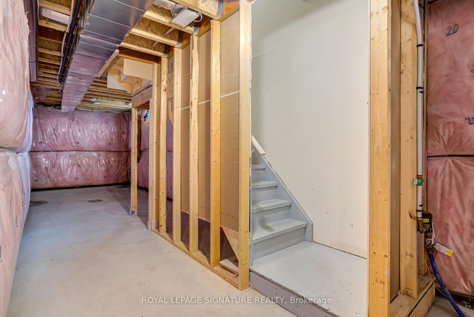 Photo 23 of 7774 Hackberry Trail, Niagara Falls, Brown — HOMEH