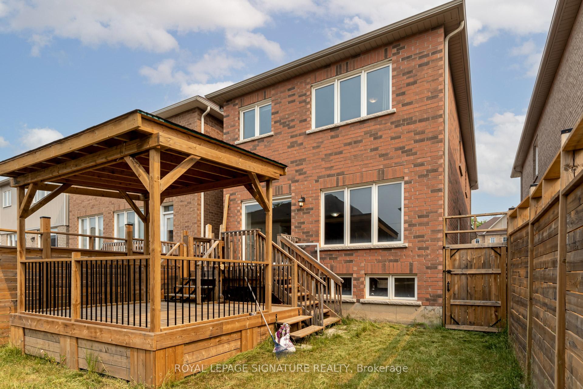 Photo 31 of 7774 Hackberry Trail, Niagara Falls, Brown — HOMEH
