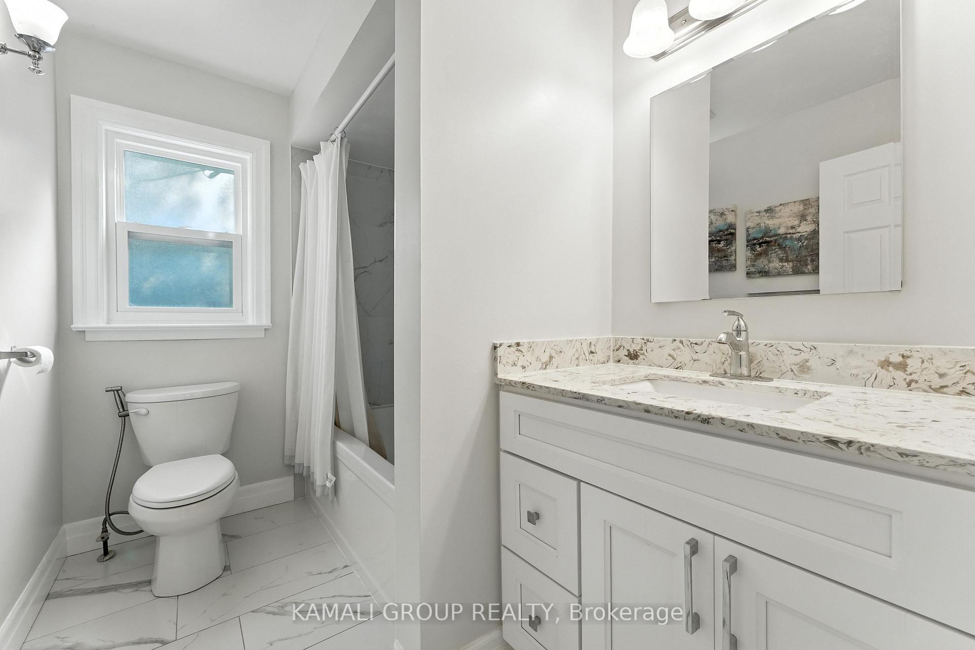 Photo 16 of 162 Queen Street, Newmarket, Central Newmarket — HOMEH