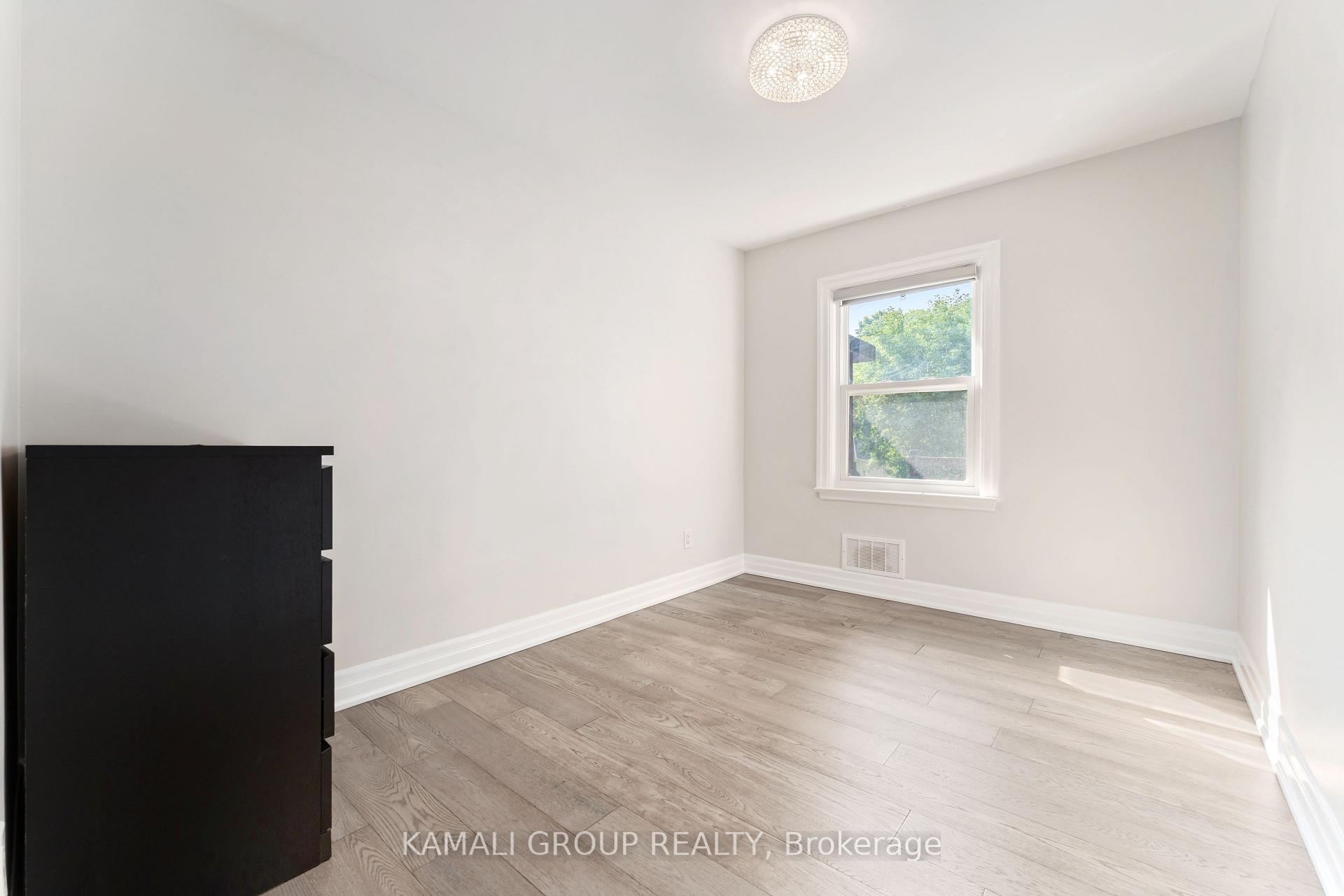 Photo 18 of 162 Queen Street, Newmarket, Central Newmarket — HOMEH
