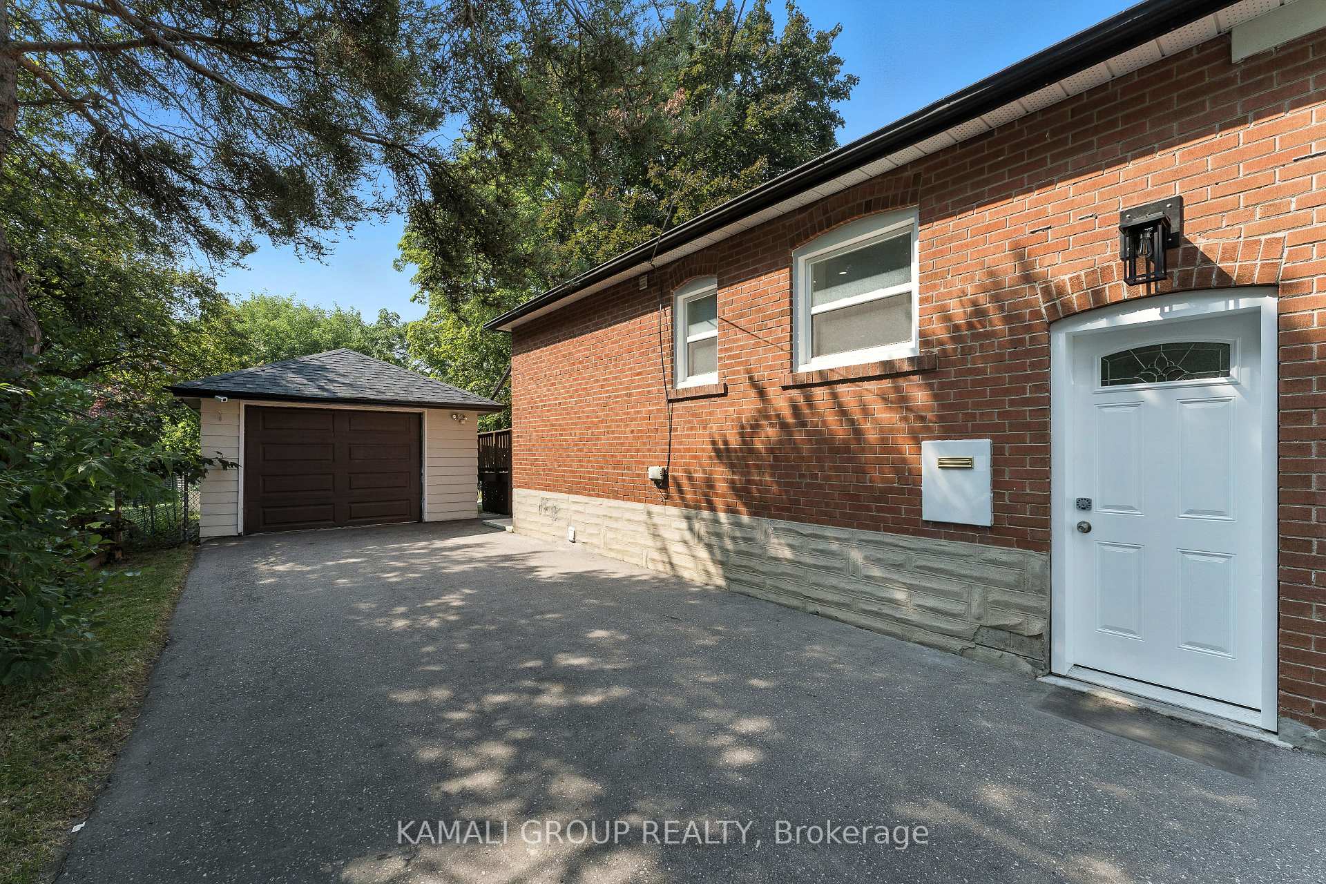 Photo 21 of 162 Queen Street, Newmarket, Central Newmarket — HOMEH