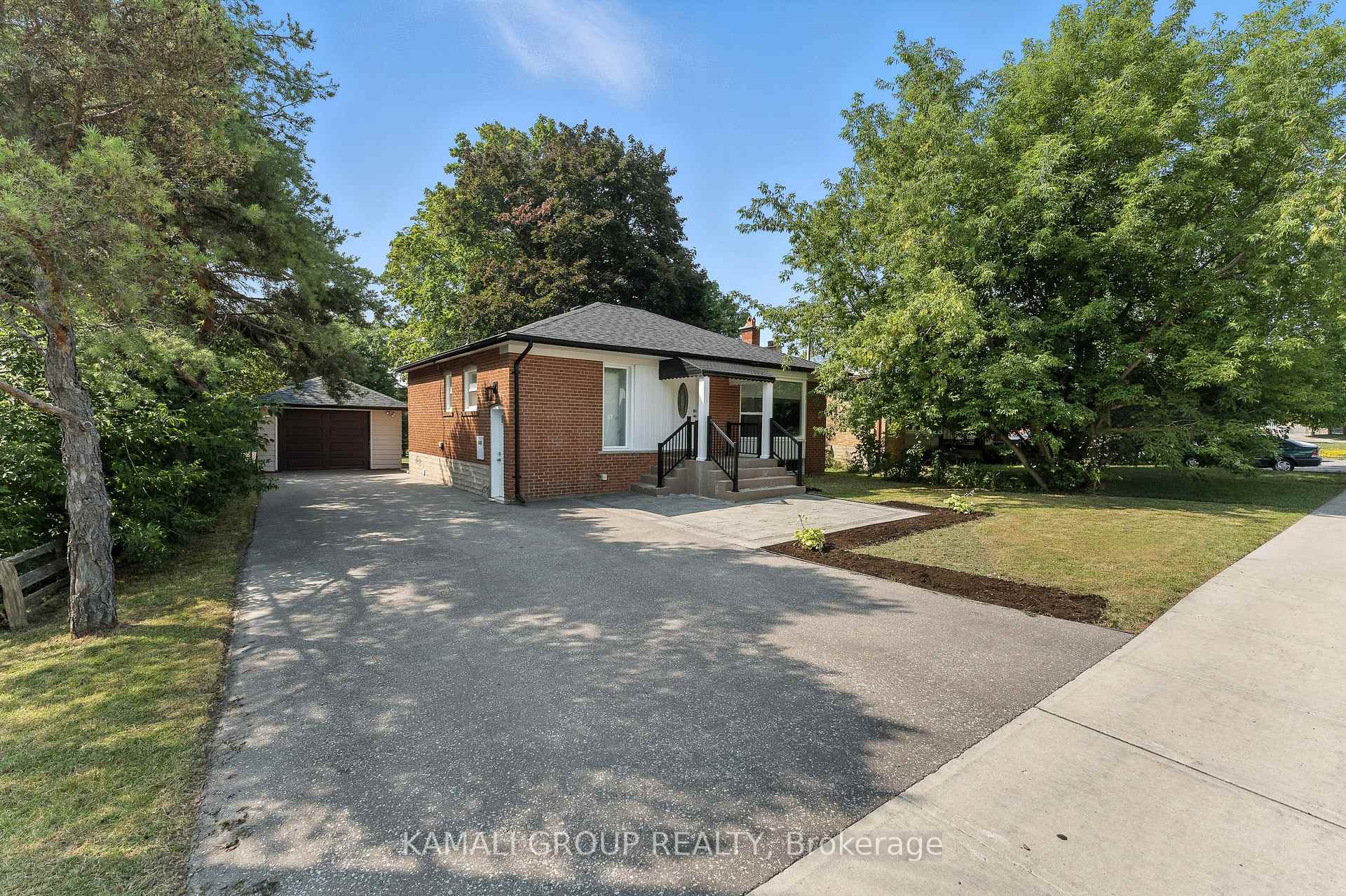 Photo 32 of 162 Queen Street, Newmarket, Central Newmarket — HOMEH
