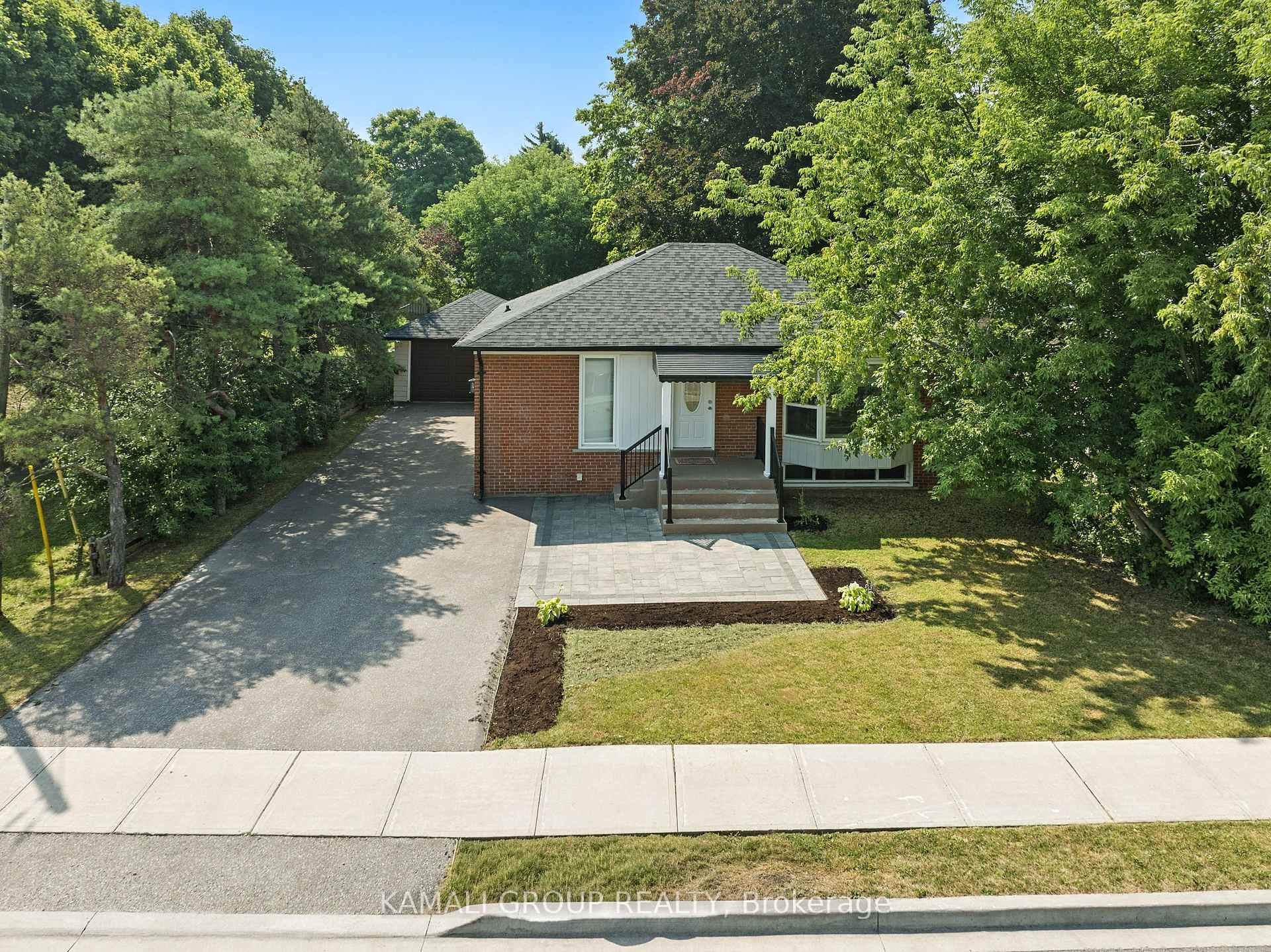 Photo 39 of 162 Queen Street, Newmarket, Central Newmarket — HOMEH