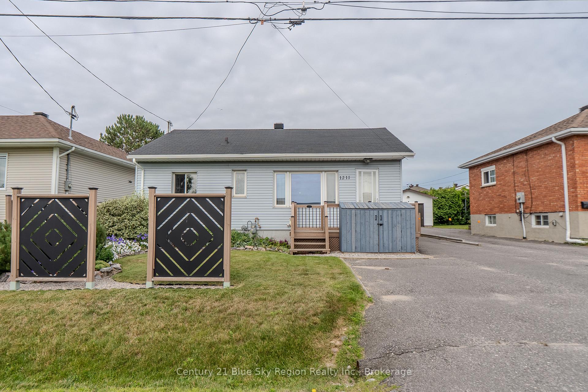Photo 2 of 1211 Browning Street, North Bay, West End — HOMEH