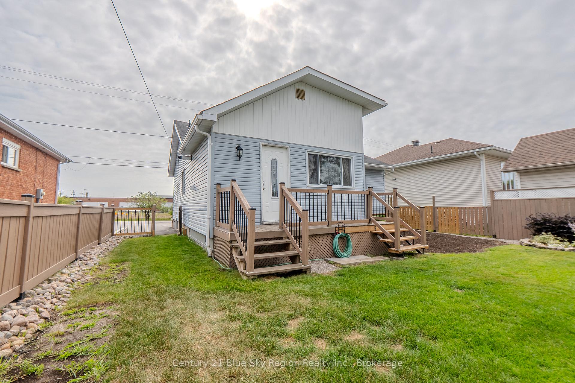 Photo 10 of 1211 Browning Street, North Bay, West End — HOMEH