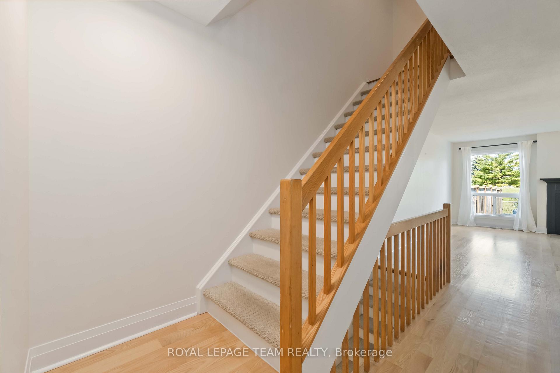 Photo 5 of 1473 Briarfield Crescent, Ottawa, Fallingbrook/Ridgemount — HOMEH
