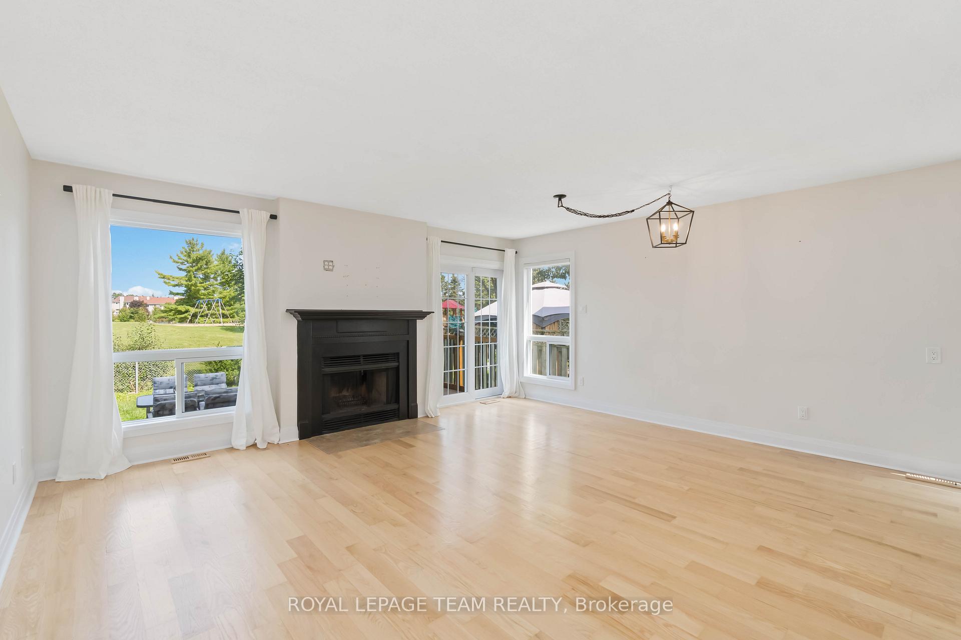 Photo 7 of 1473 Briarfield Crescent, Ottawa, Fallingbrook/Ridgemount — HOMEH