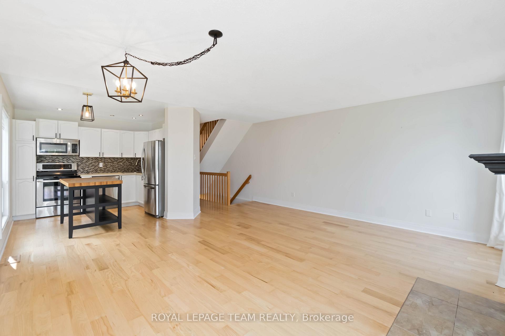 Photo 10 of 1473 Briarfield Crescent, Ottawa, Fallingbrook/Ridgemount — HOMEH