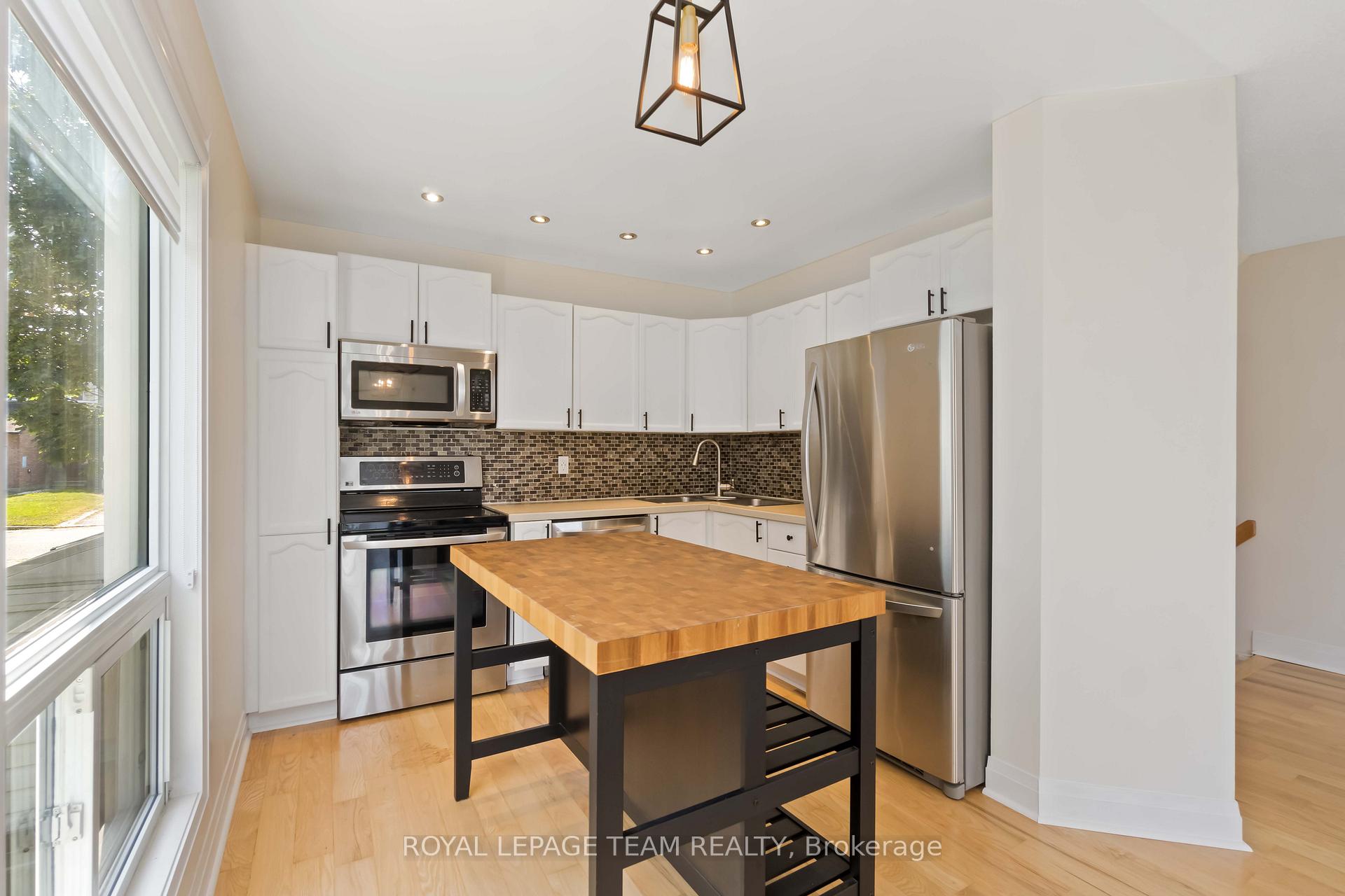 Photo 11 of 1473 Briarfield Crescent, Ottawa, Fallingbrook/Ridgemount — HOMEH