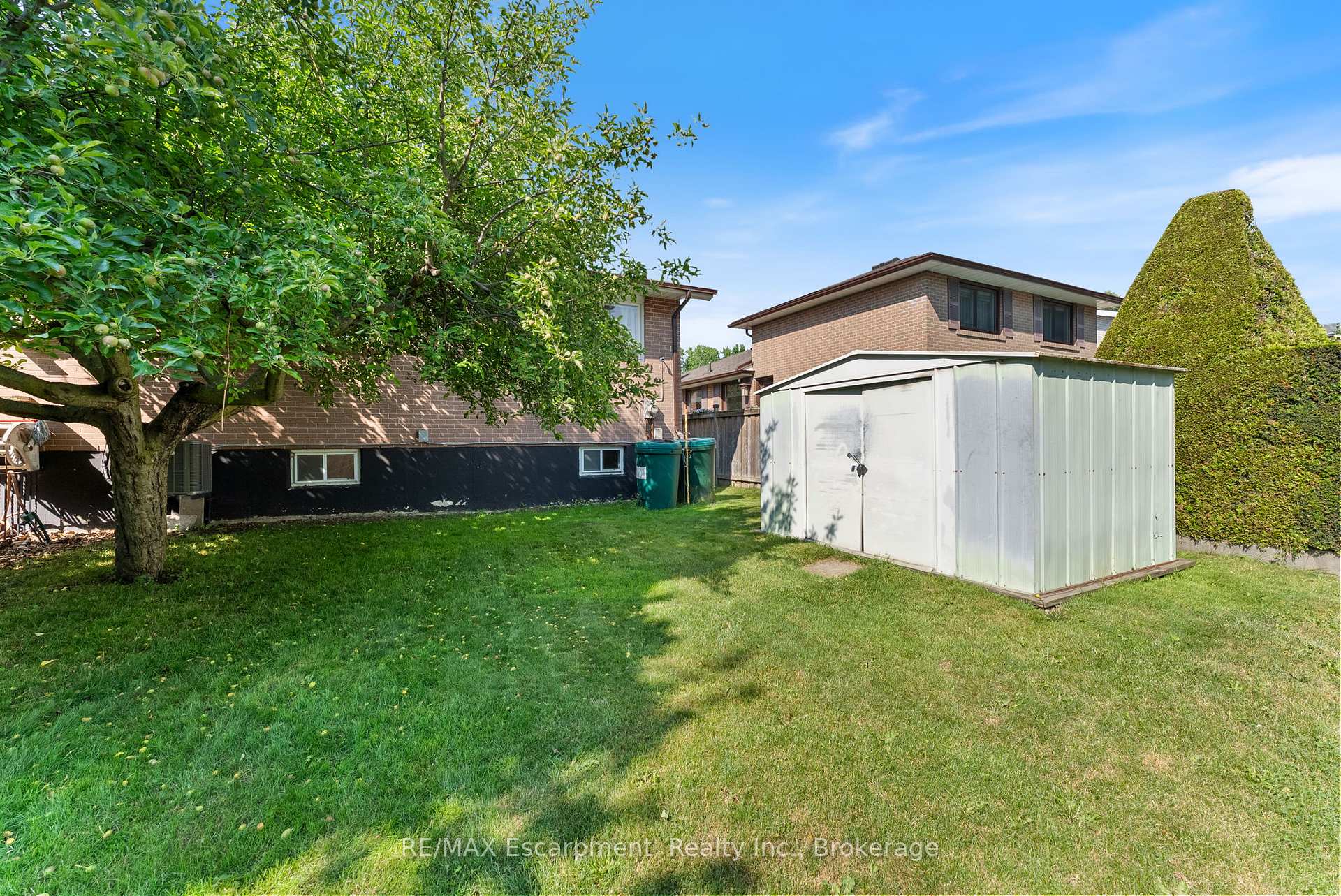 Photo 20 of 1610 Hobbs Crescent, Mississauga, Clarkson — HOMEH
