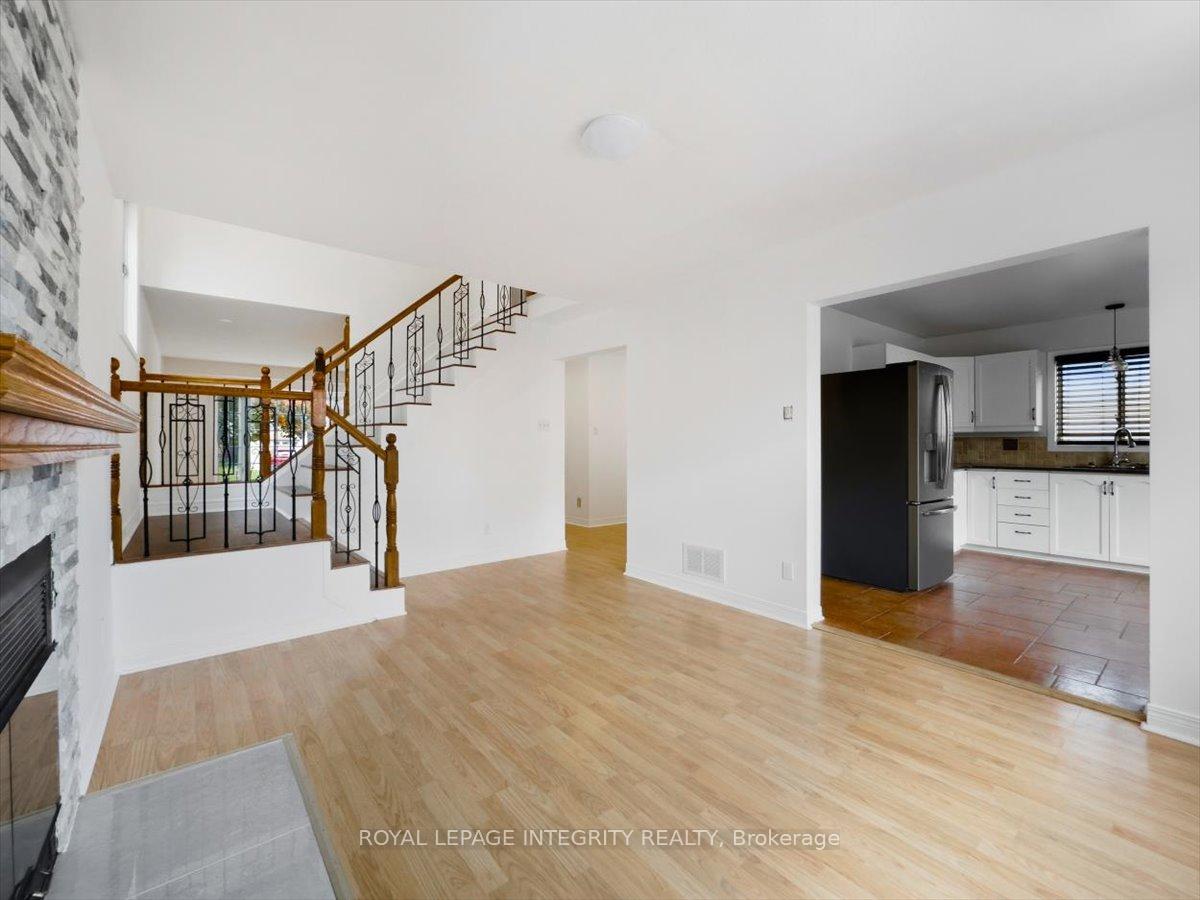 Photo 14 of 1791 Tache Way, Ottawa, Fallingbrook/Pineridge — HOMEH