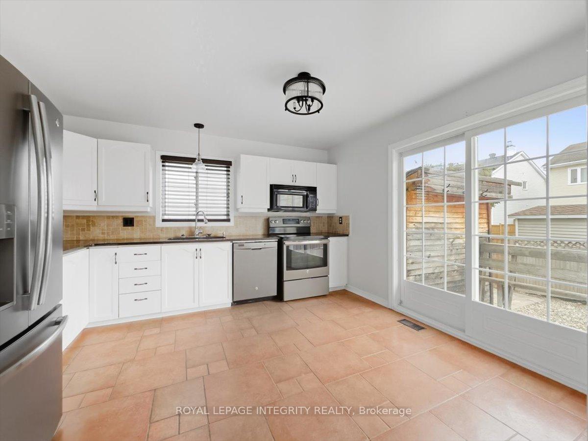 Photo 15 of 1791 Tache Way, Ottawa, Fallingbrook/Pineridge — HOMEH