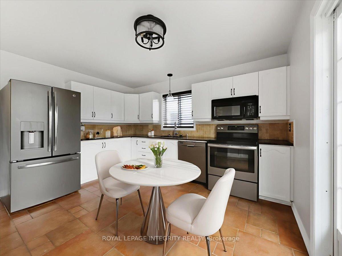 Photo 16 of 1791 Tache Way, Ottawa, Fallingbrook/Pineridge — HOMEH