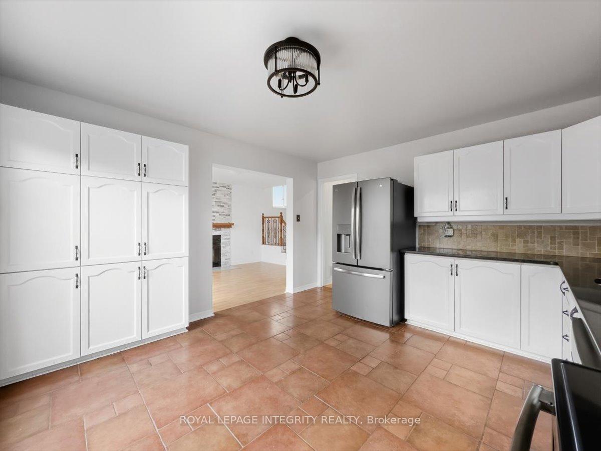Photo 17 of 1791 Tache Way, Ottawa, Fallingbrook/Pineridge — HOMEH