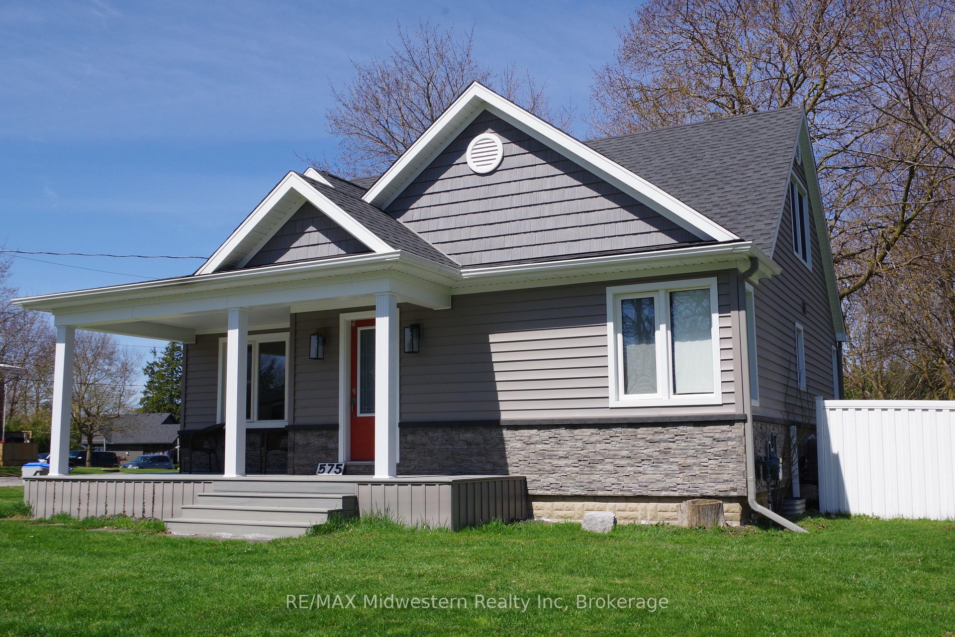 Photo 3 of 575 Barber Avenue N, North Perth, Listowel — HOMEH