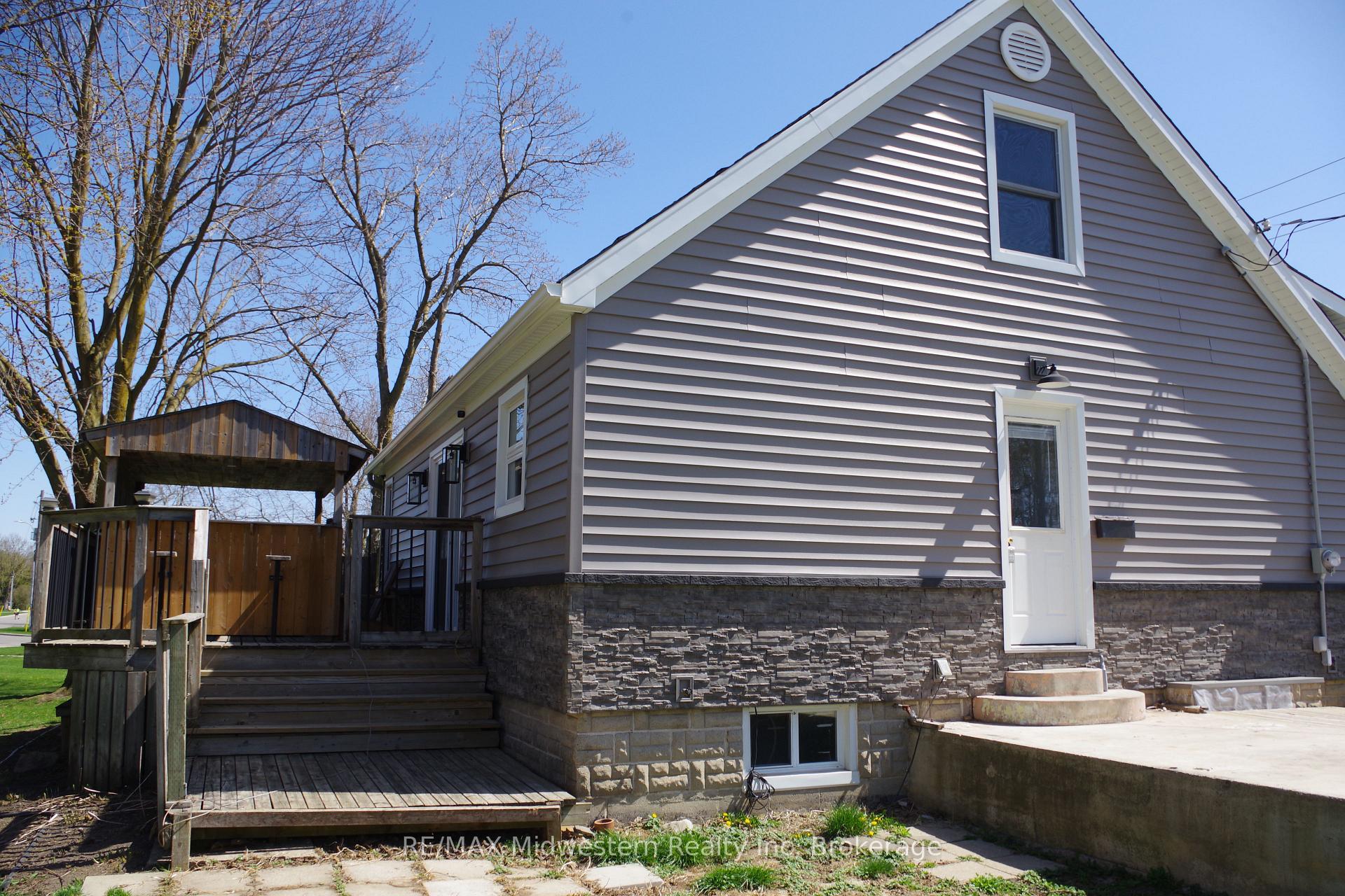 Photo 4 of 575 Barber Avenue N, North Perth, Listowel — HOMEH